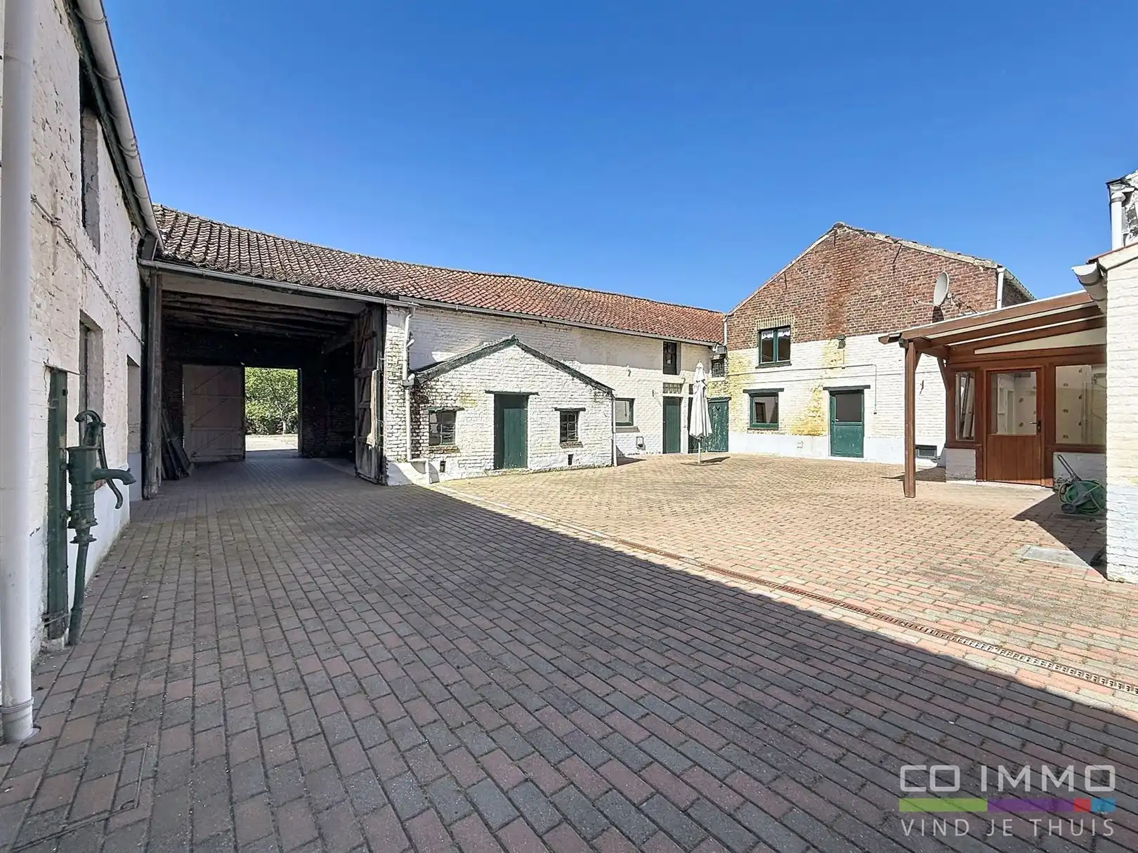 Te renoveren vierkantshoeve met tuin, opp 28a 53ca foto 4