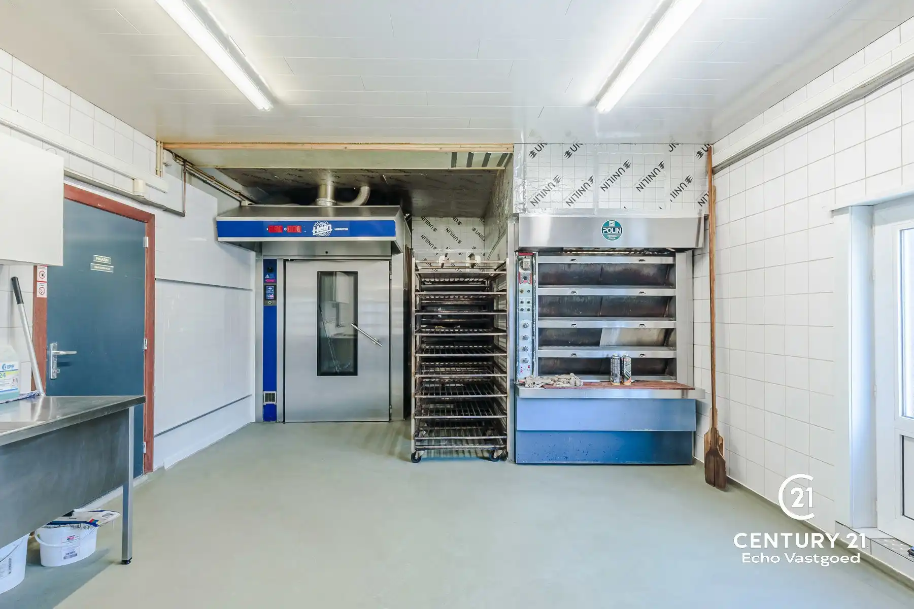 Uitzonderlijk handelspand met woonst, tuin en mogelijkheden foto 10