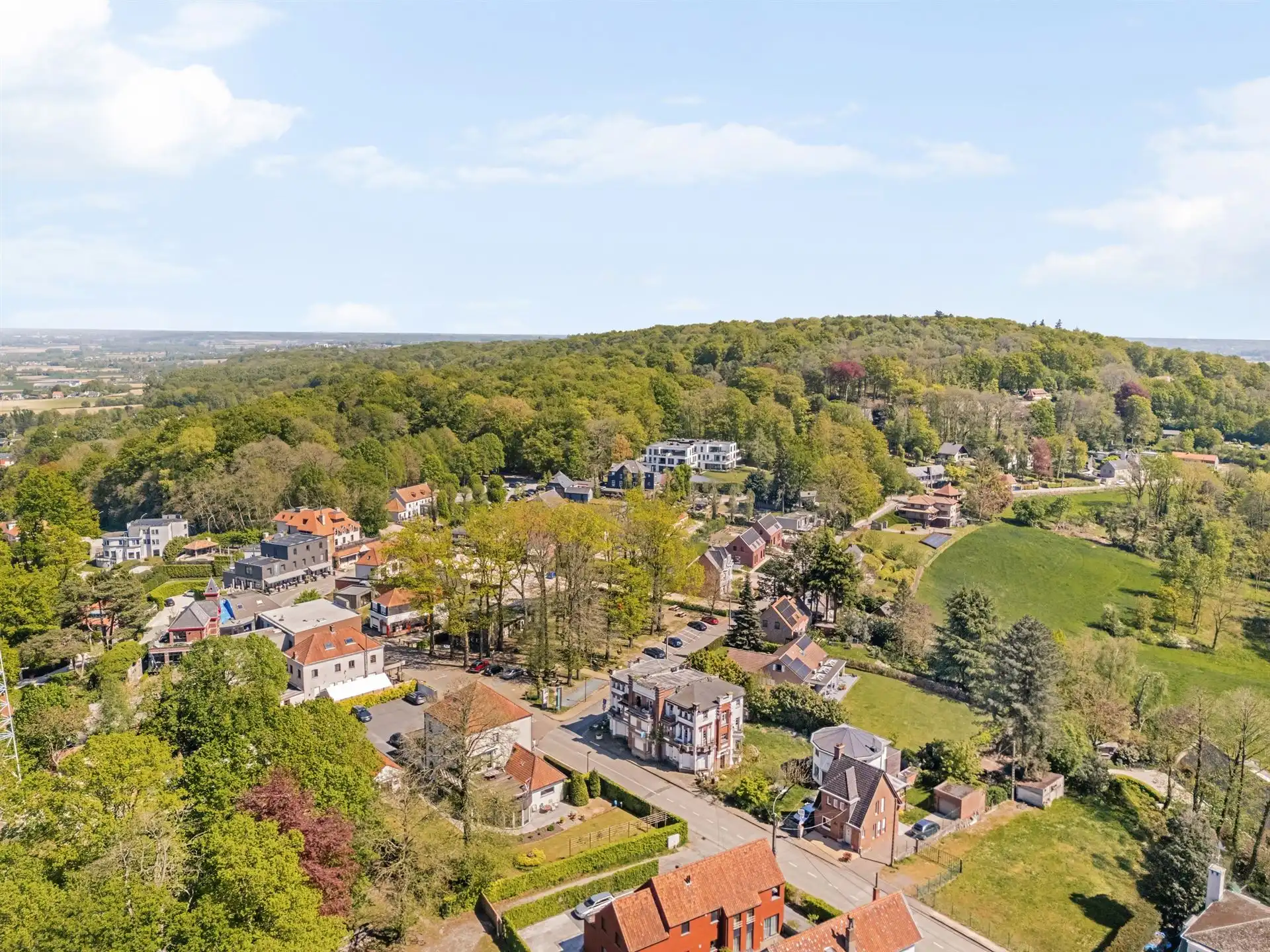 Gezellig gelijkvloers app. met terras & parking foto 2