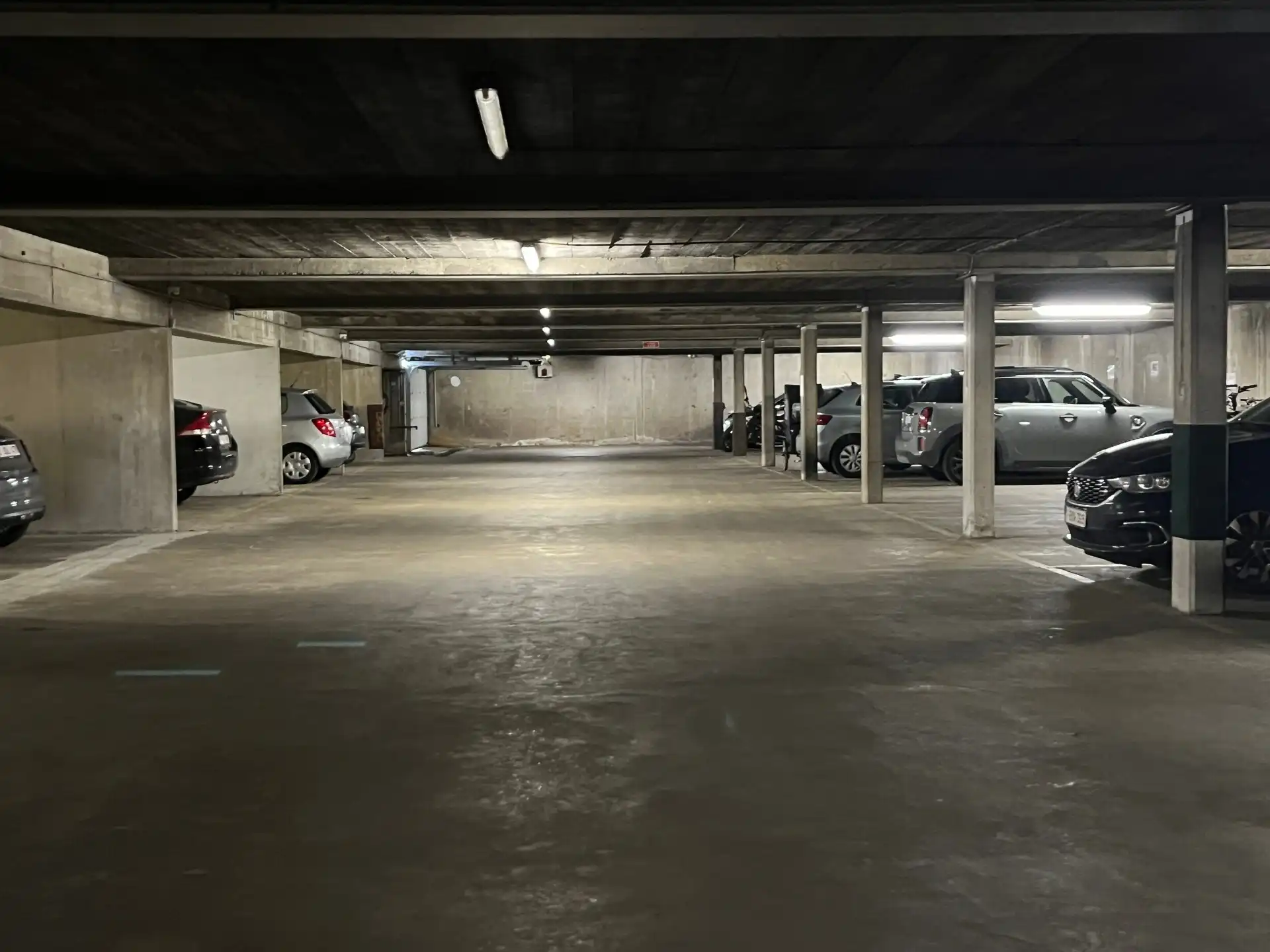 Appartement met terras en autostaanplaats foto 9