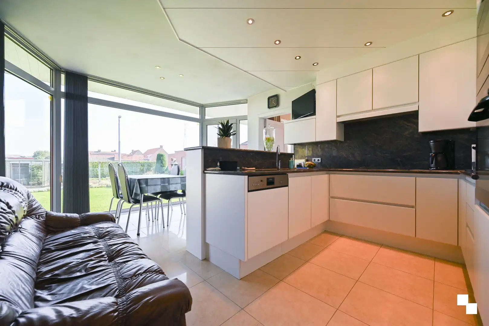 Vrijstaande woning met een heerlijk landelijke ligging te Ingelmunster foto 9