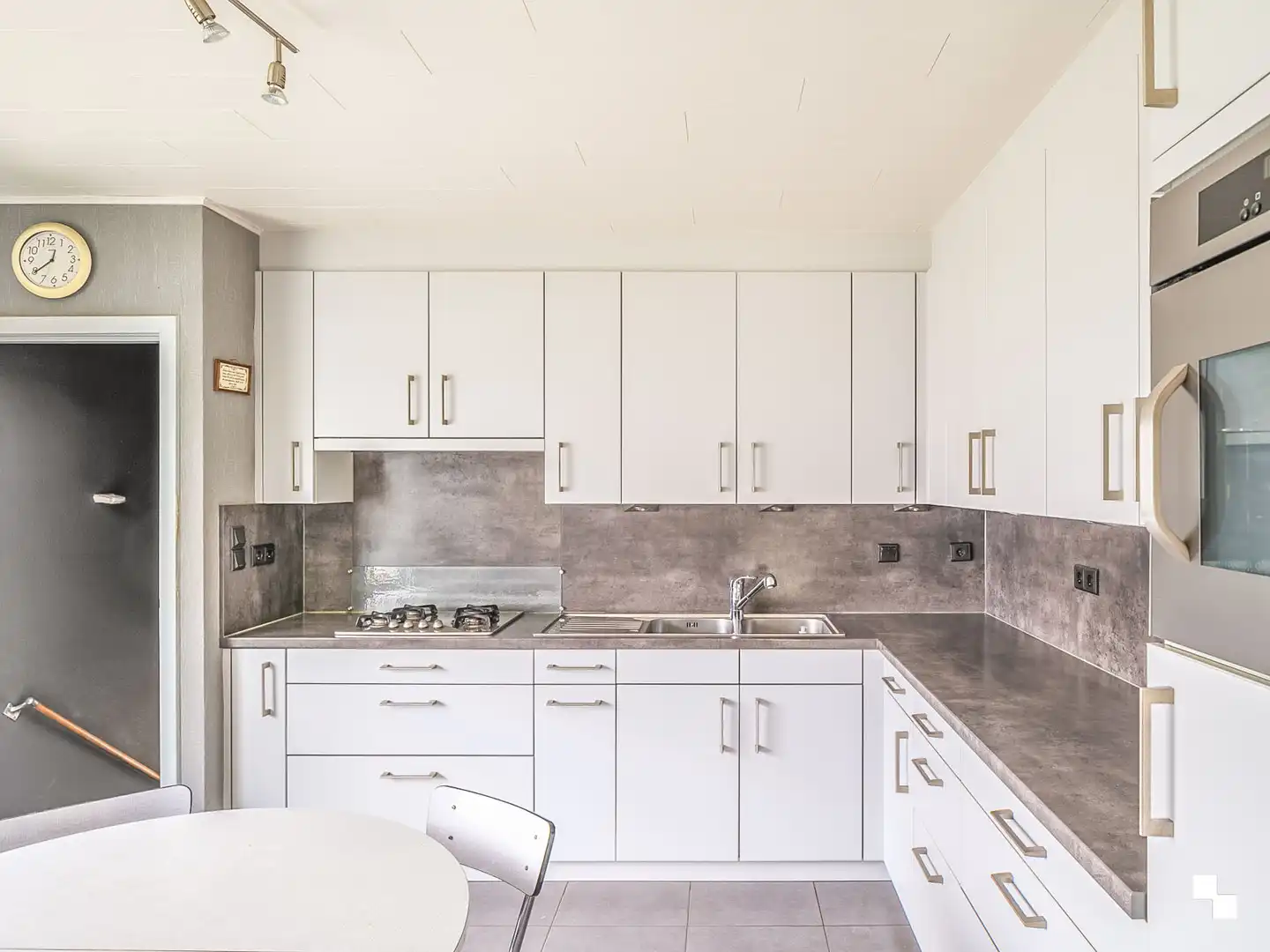 Op te frissen alleenstaande woning te koop in Merelbeke-Melle foto 6