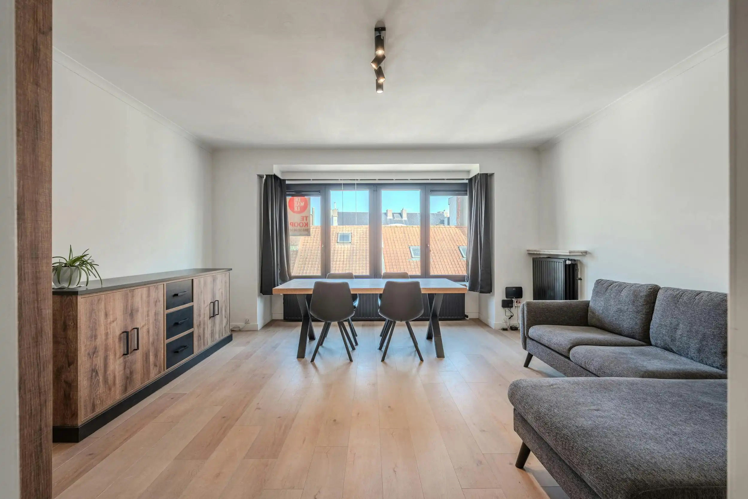 Instapklaar 2-slaapkamer appartement te koop te Oostende foto 2