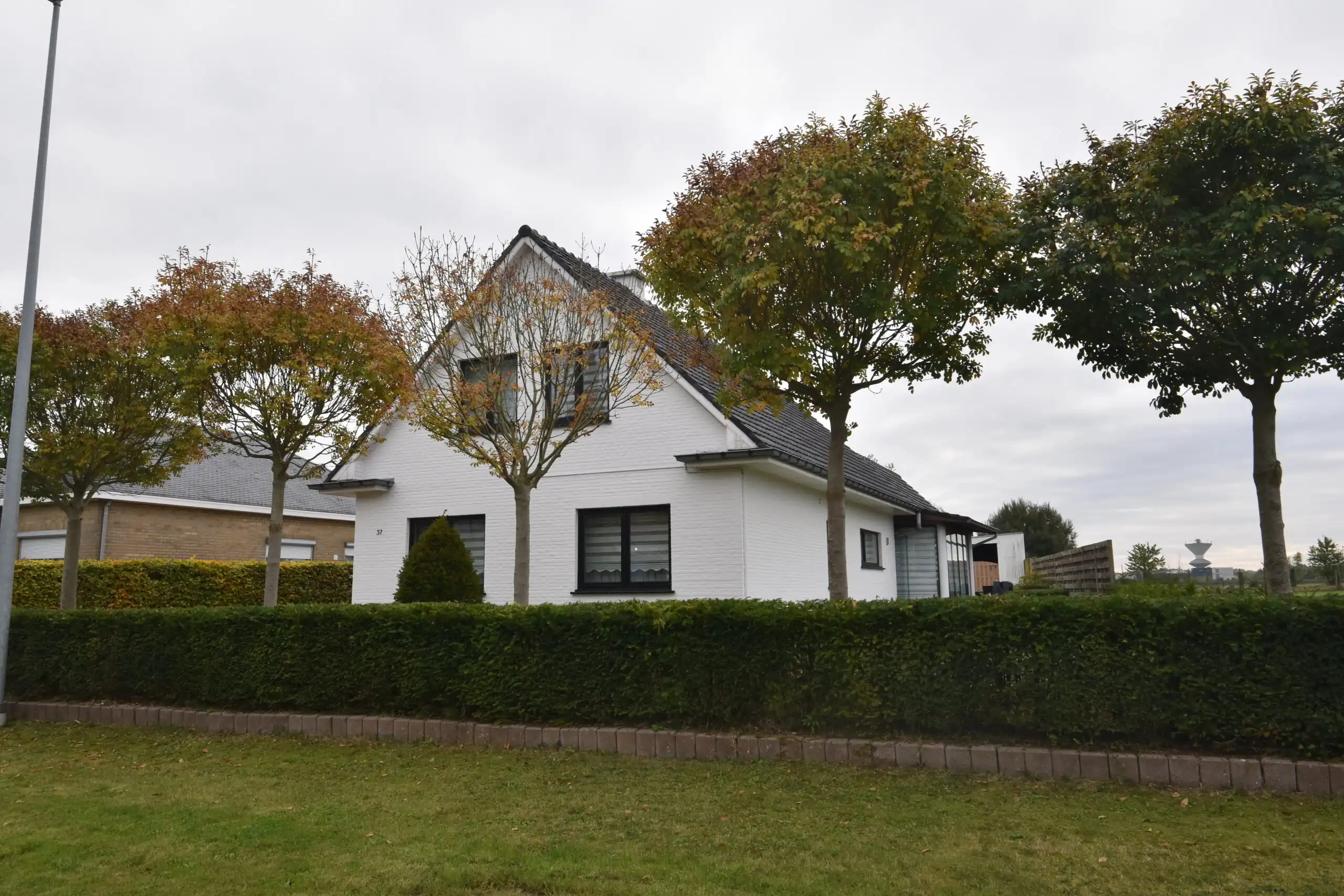 Gezellige woning met garage, veranda en 4 slaapkamers in Nieuwkerken foto 25