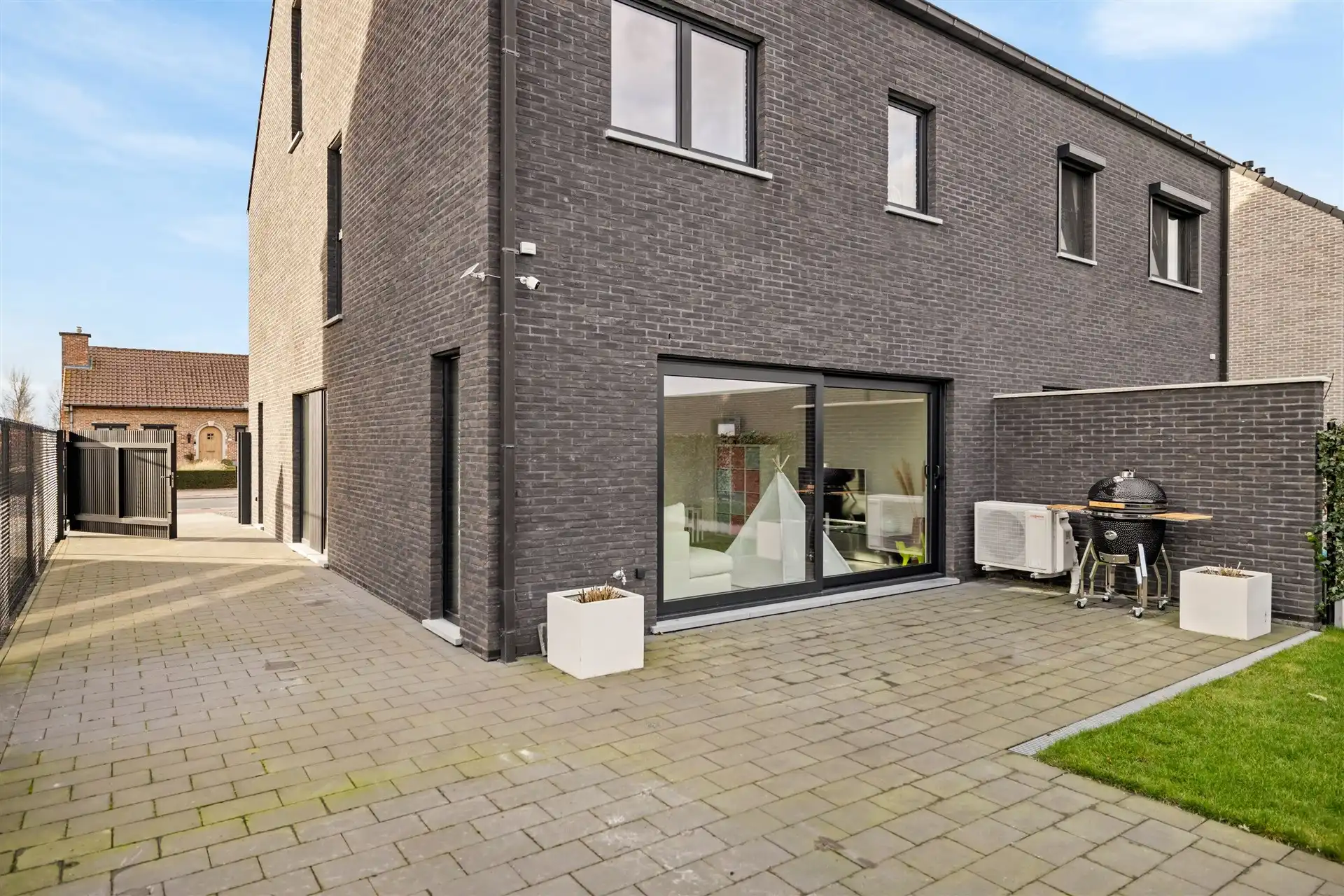 Recente gezinswoning met 5 slaapkamers en losstaande garage op een mooi perceel van 465m² foto 25
