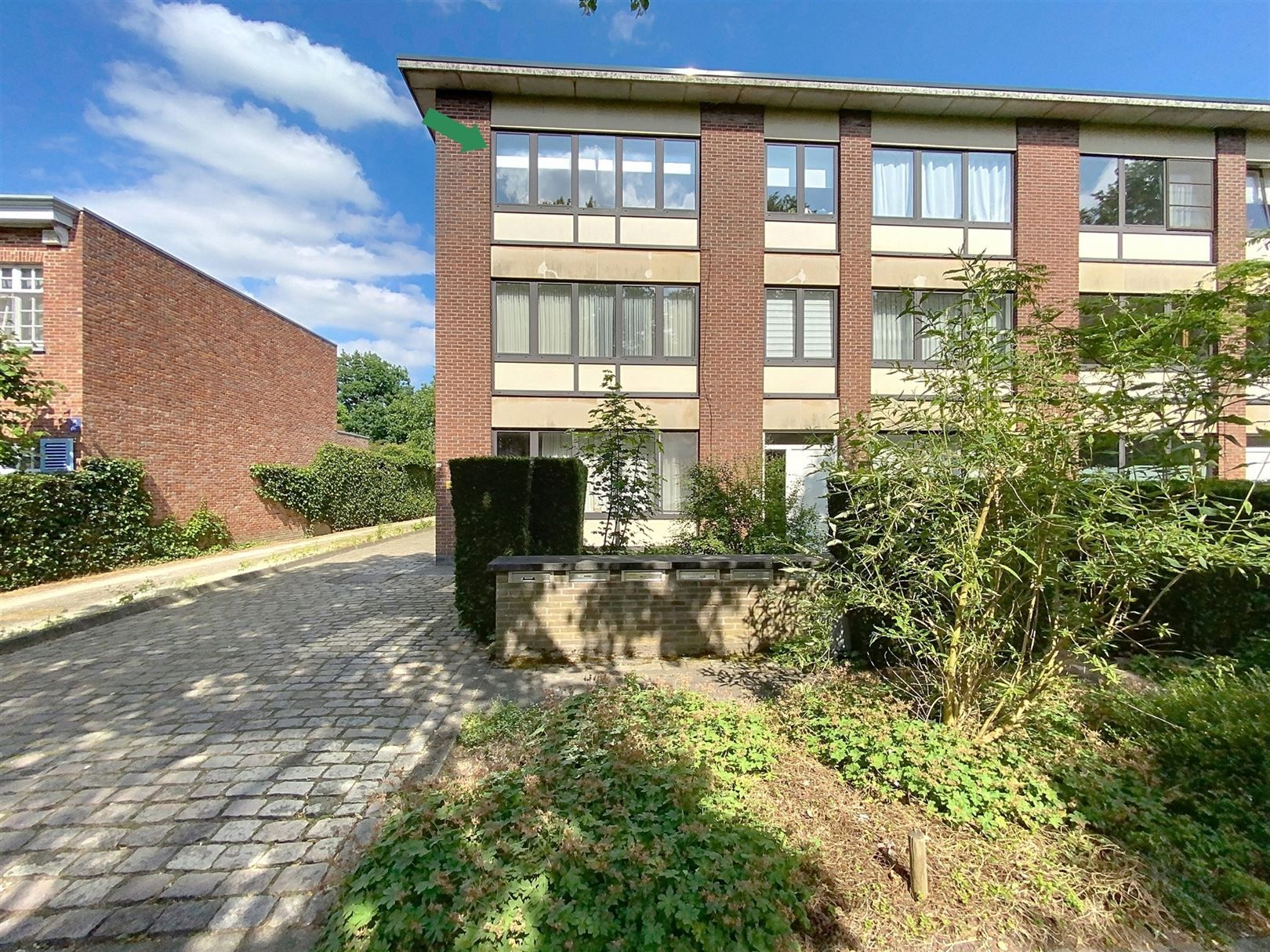 Appartement met terras te Brasschaat  foto {{pictureIndex}}