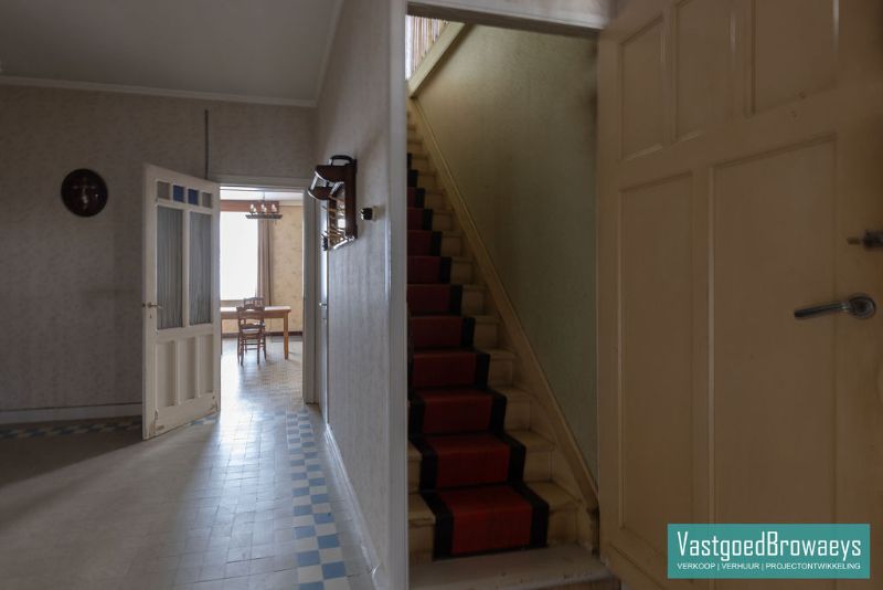 Te renoveren woning met tuin foto 14