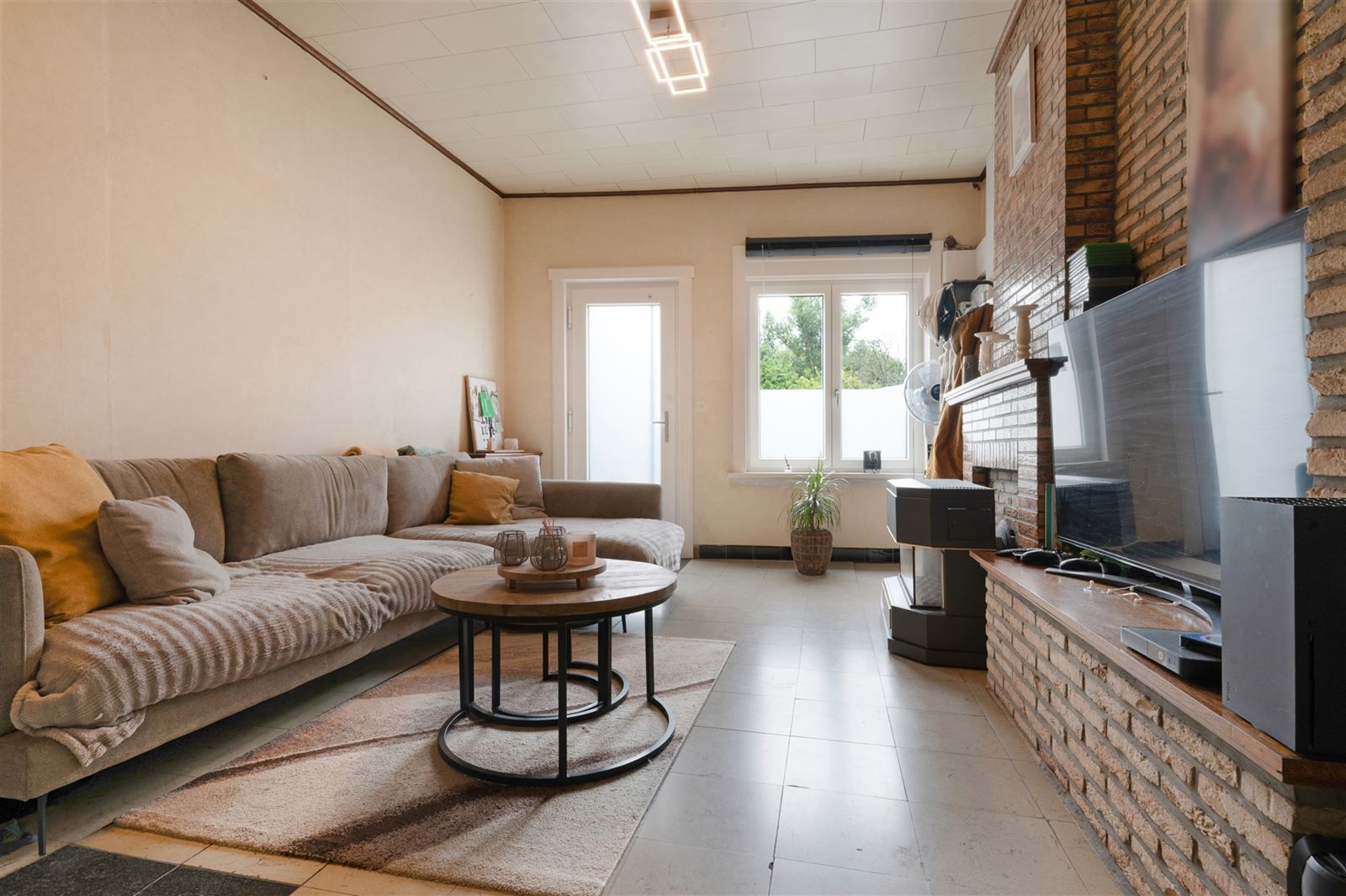 Instapklare rijwoning in rustige straat te Nieuwerkerken foto 7