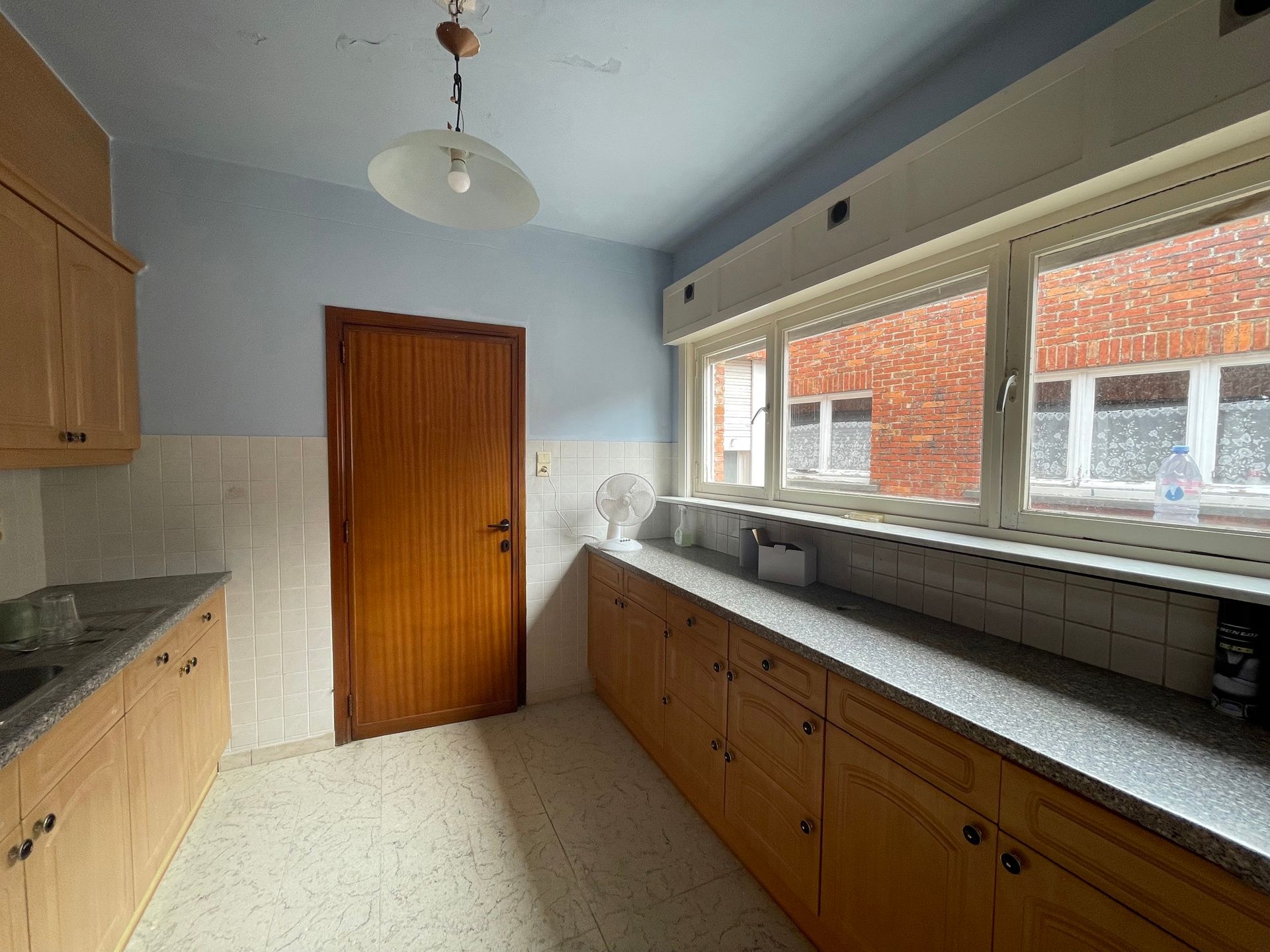 Te renoveren woning (vergunning voor 3 appartementen) foto 13