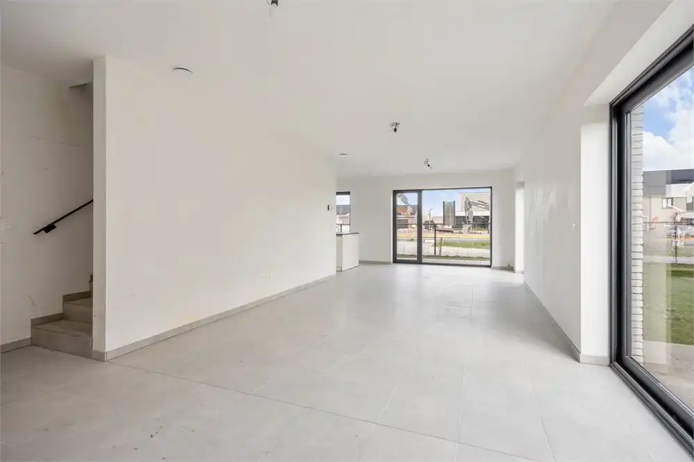 Ruimte, licht en een eigen stukje groen in hartje Heers foto 4