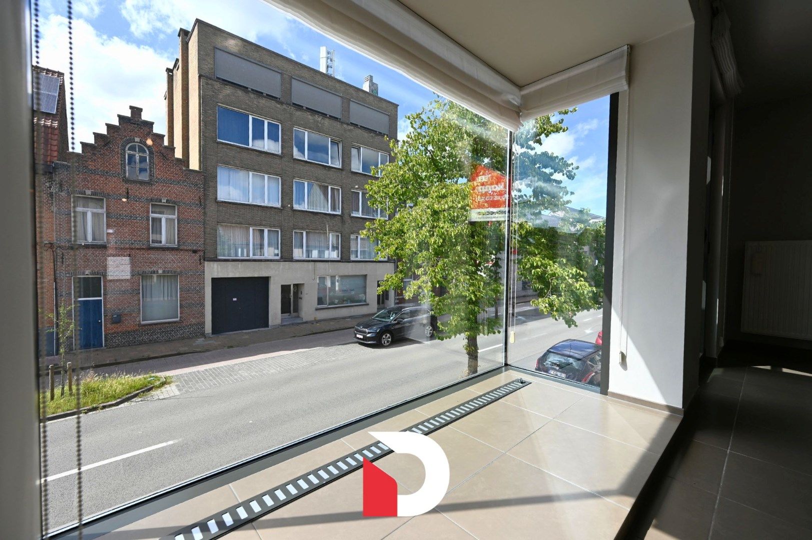 Ruim en instapklaar appartement met 2 slk. te Sint-Andries.  foto 2