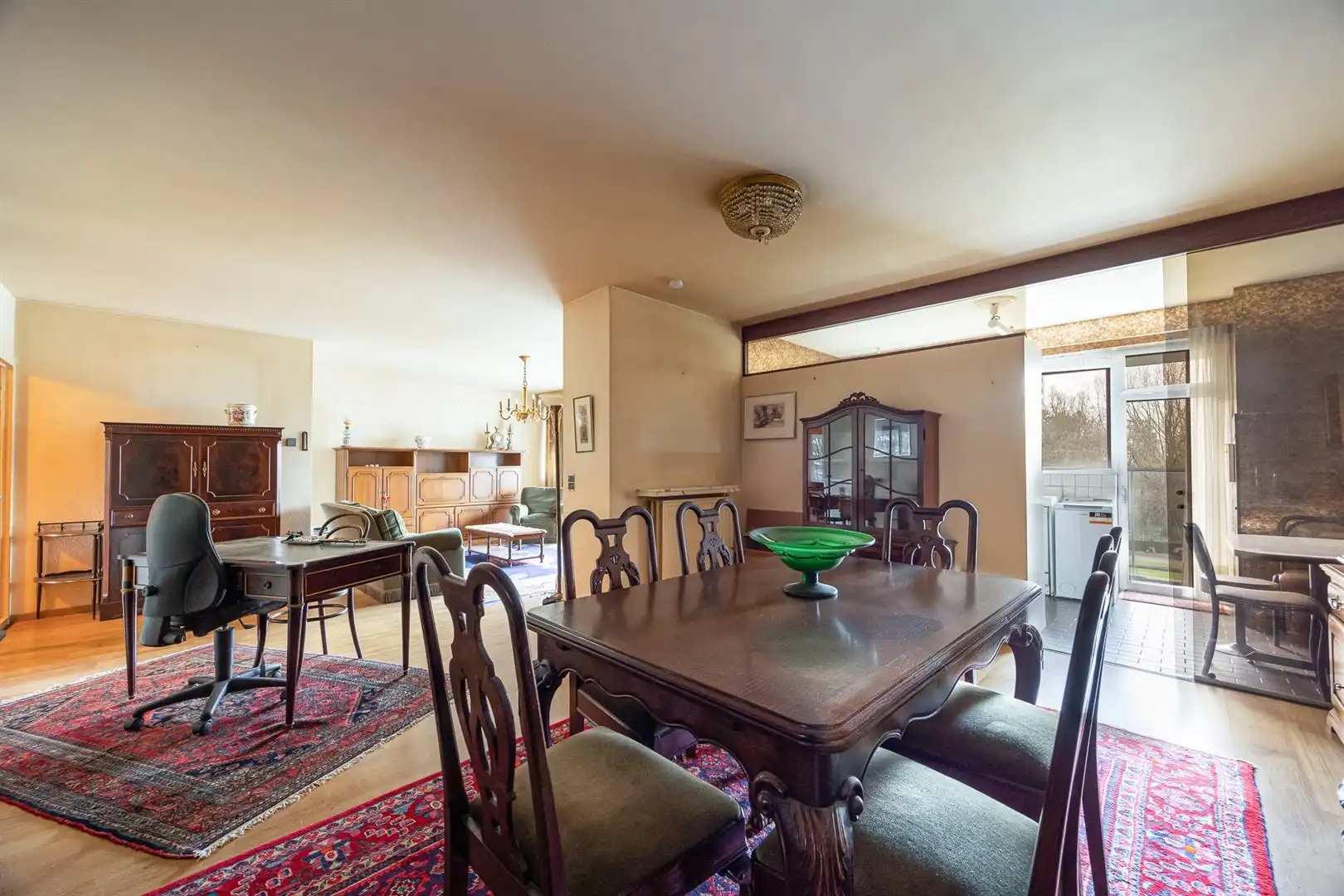 Appartement vol licht, terrassen en potentieel foto 7