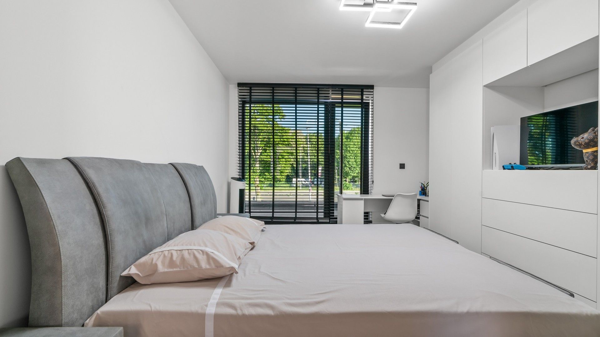 Luxueuze nieuwbouwwoning met handelsruimte/bureel te Genk foto 14