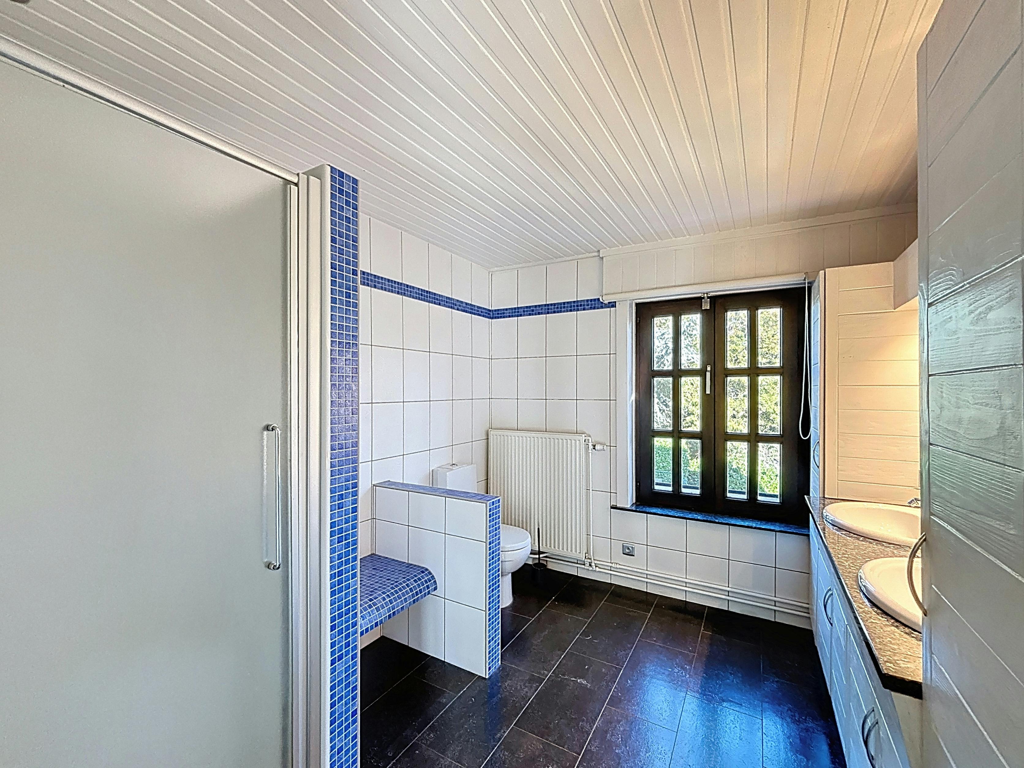 Huis met 2-3 slaapkamers, garage en loods in Assebroek  foto 12