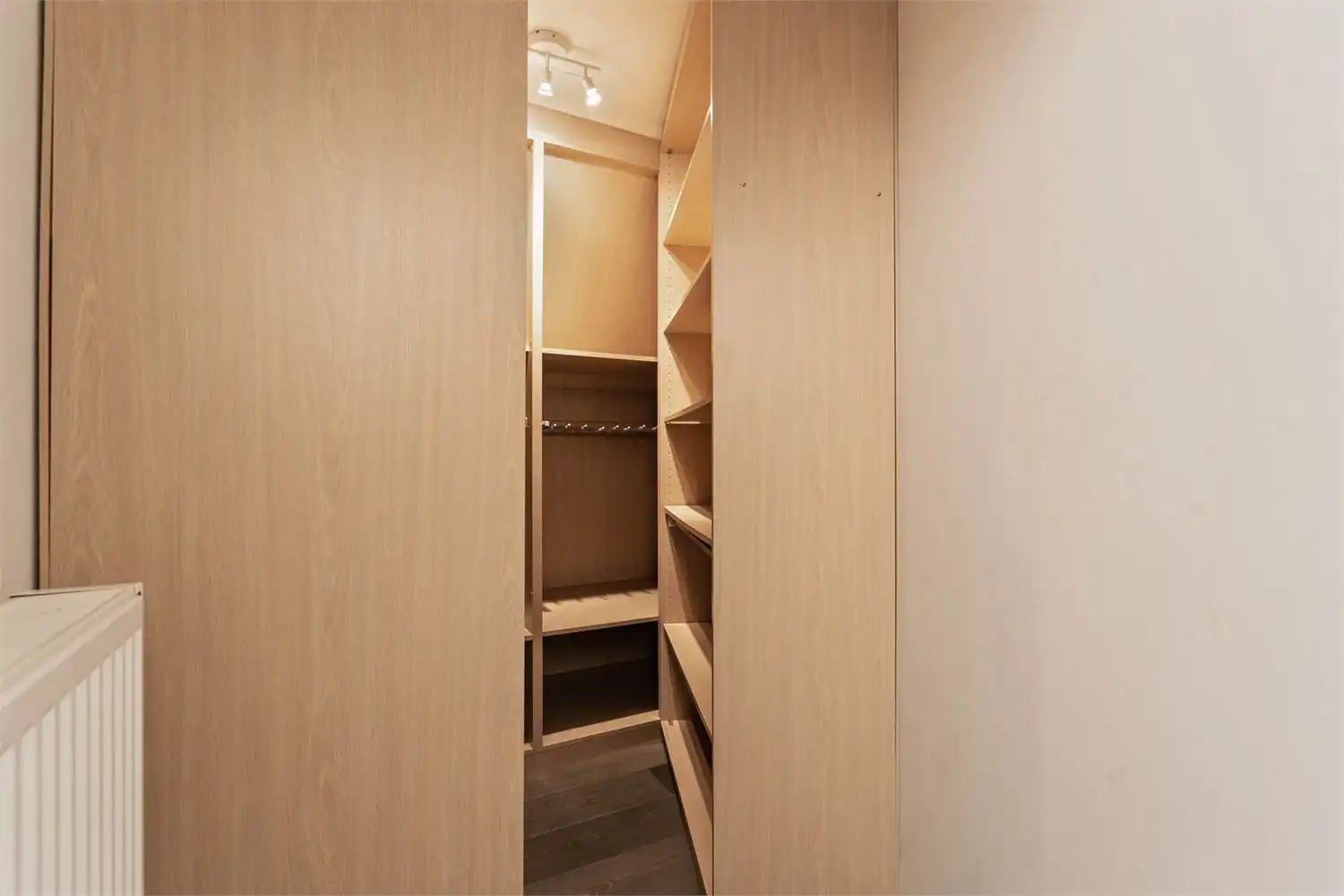 Instapklaar duplex dakappartement met terras in hartje Oostkamp foto 29