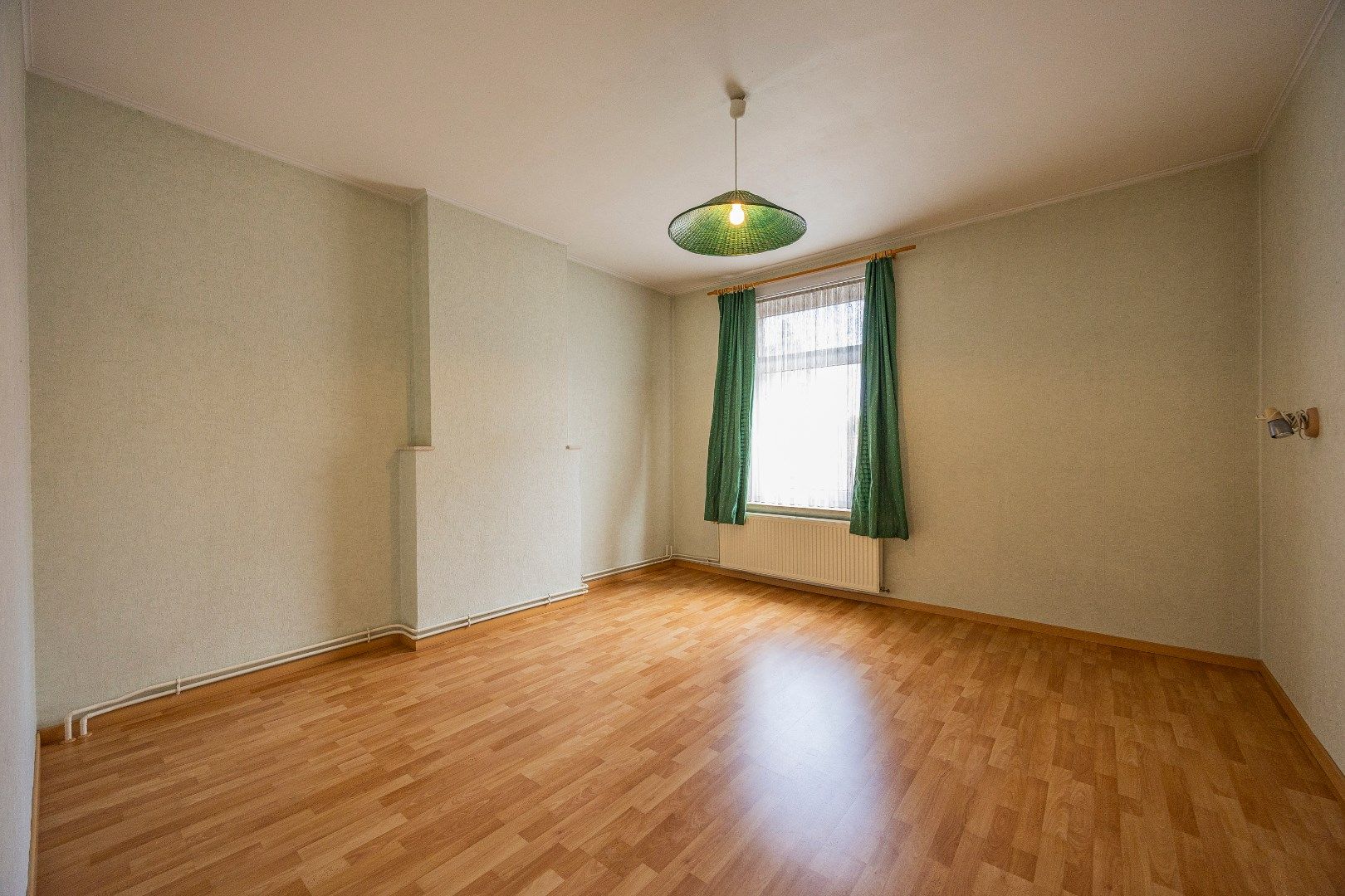Te renoveren woning met 4 slpks en tuin te Huizingen foto 17