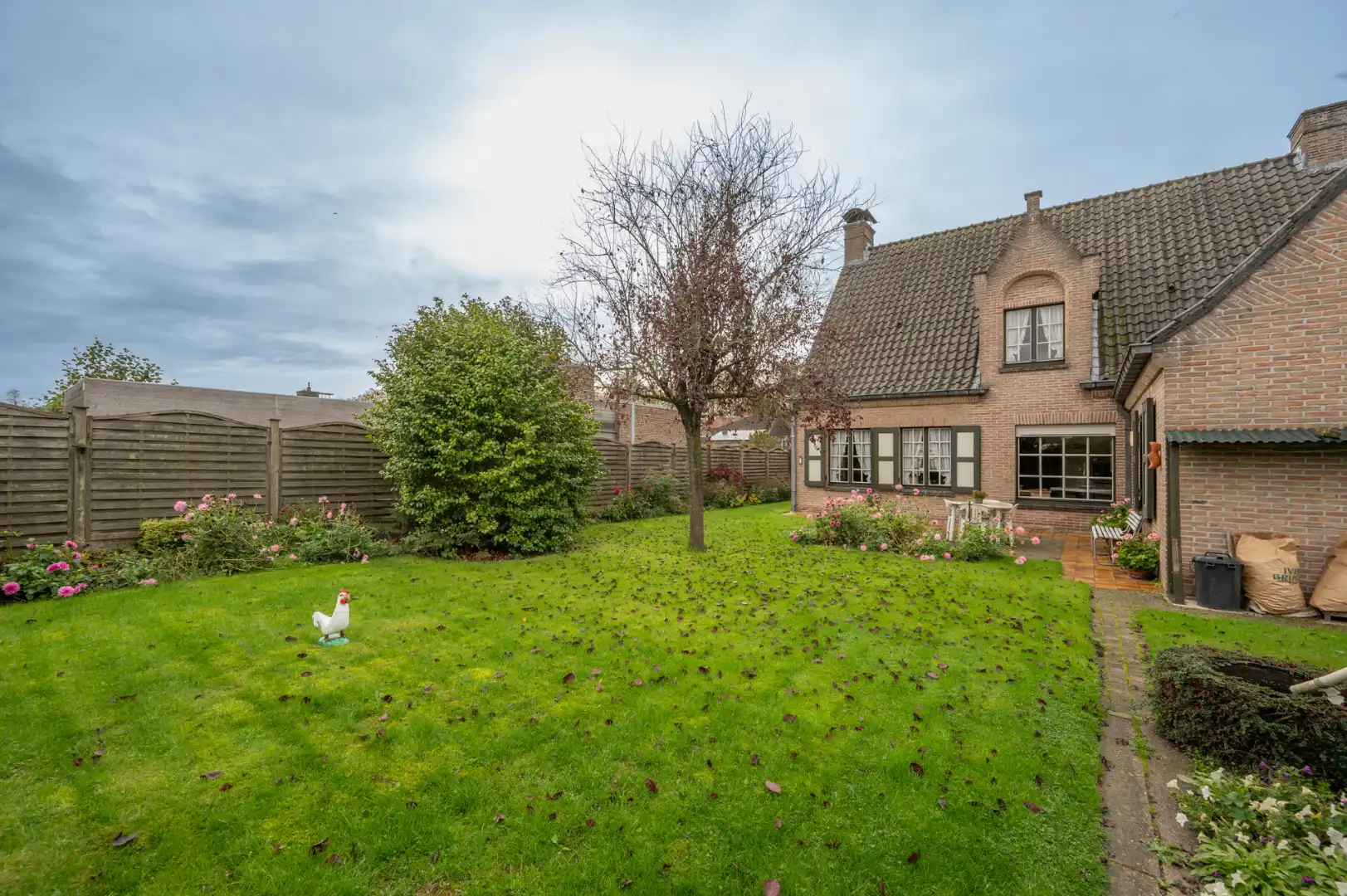 Ruime gezinswoning met 5 slaapkamers op rustige ligging in Sint-Andries foto 19