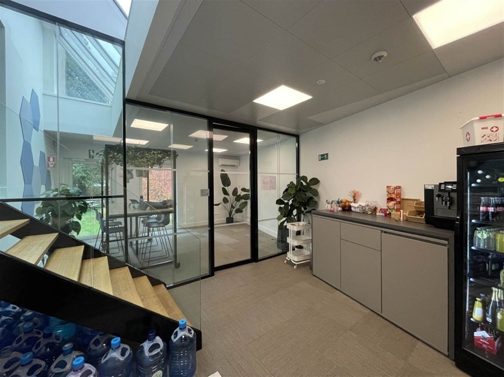 Kantoorgebouw foto 16