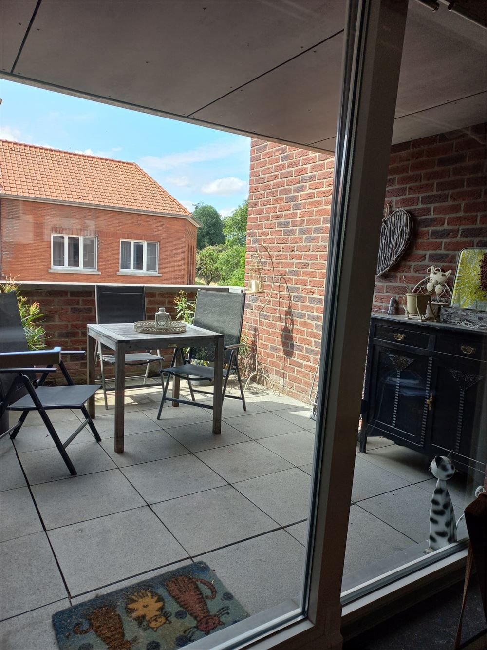 App. centrum Bilzen, rustige ligging, 2 slpk, parkeeruimte, terrasje. foto 8