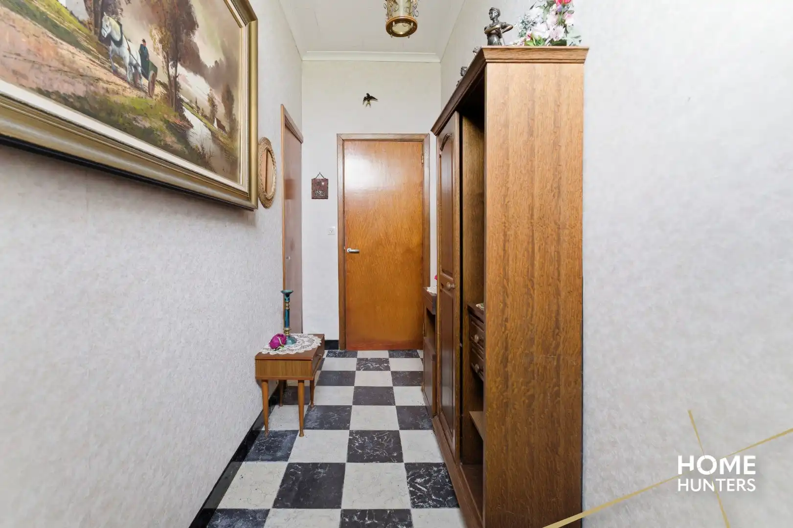 Te renoveren woning met garage en tuin in landelijke omgeving nabij Zonnebeke foto 6