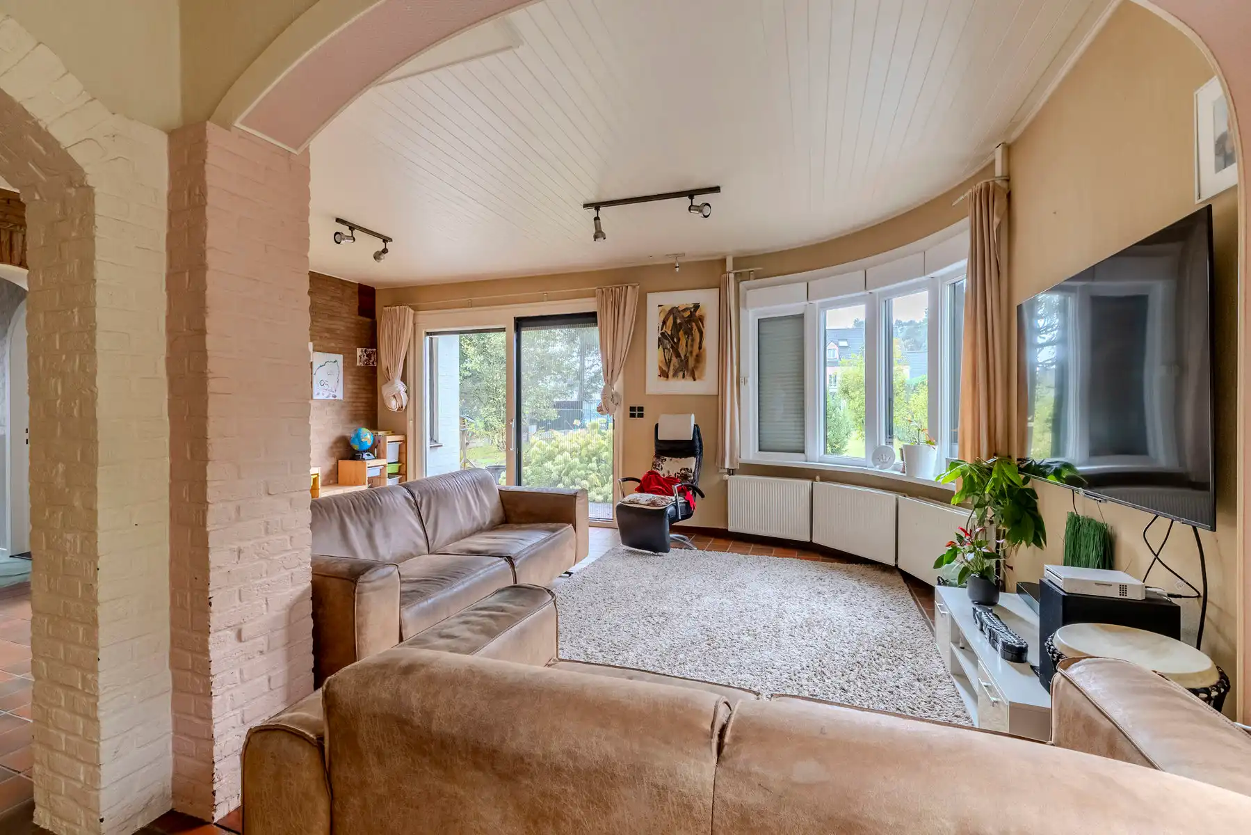OB met 4 slpk, mog inrichten zolder + garage/magazijn foto 9