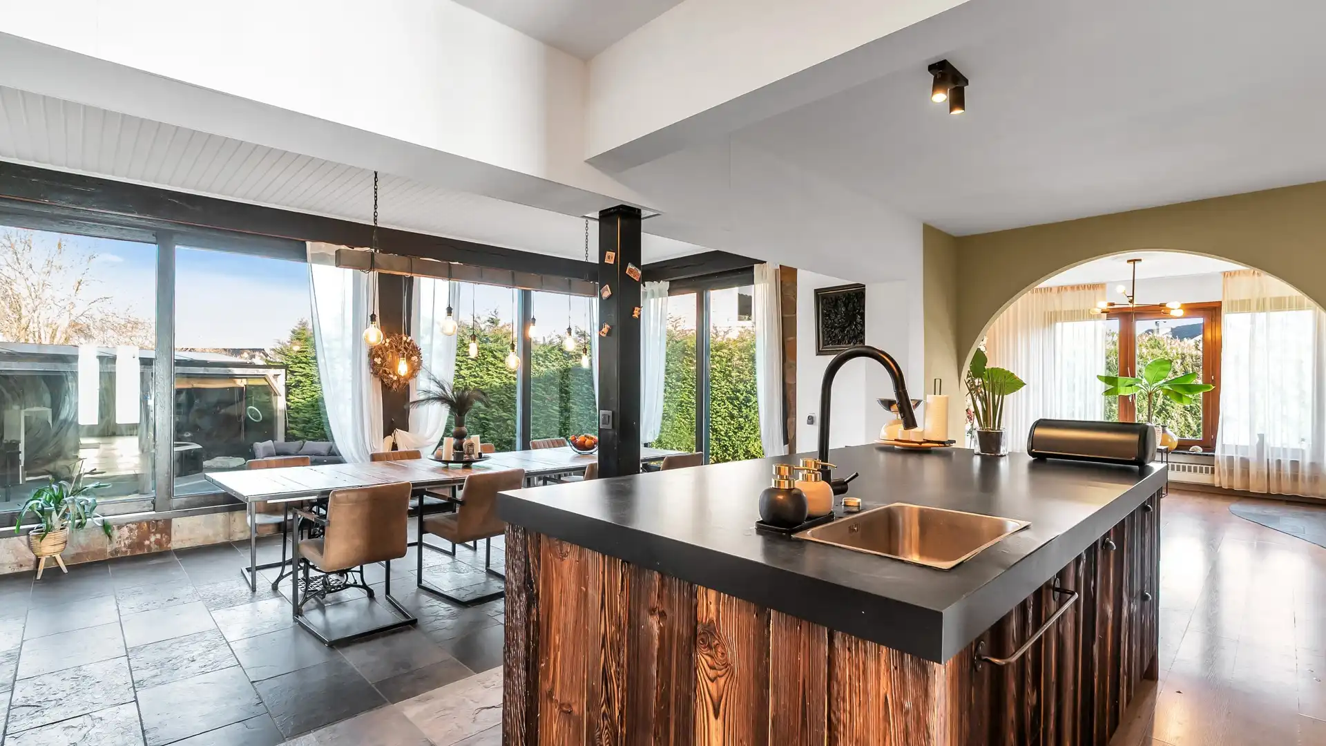 SFEERVOLLE KARAKTERWONING TE MAASMECHELEN MET 4 SLAAPKAMERS foto 19