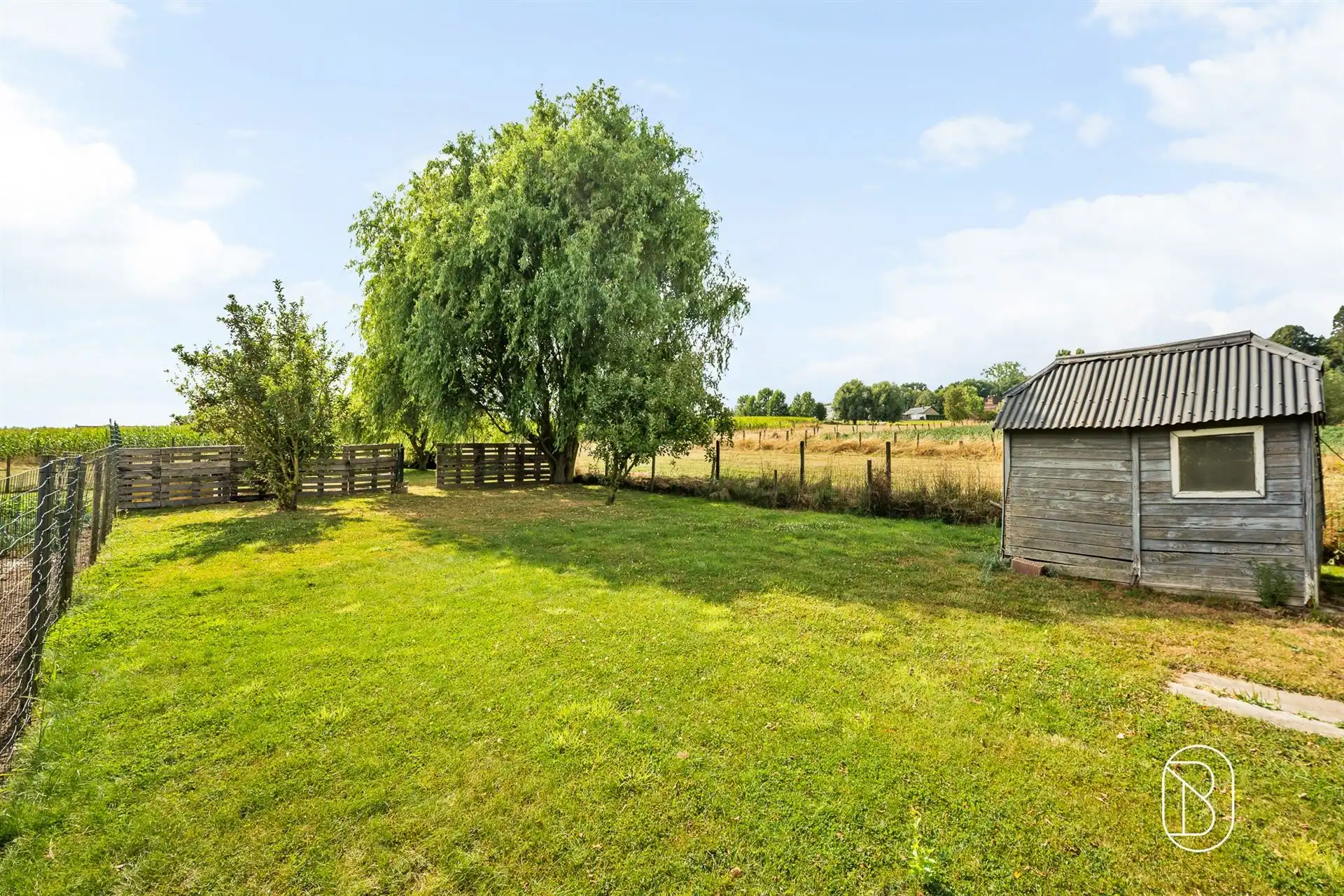 Instapklare prachtig gelegen gezinswoning met ruime tuin  foto 2