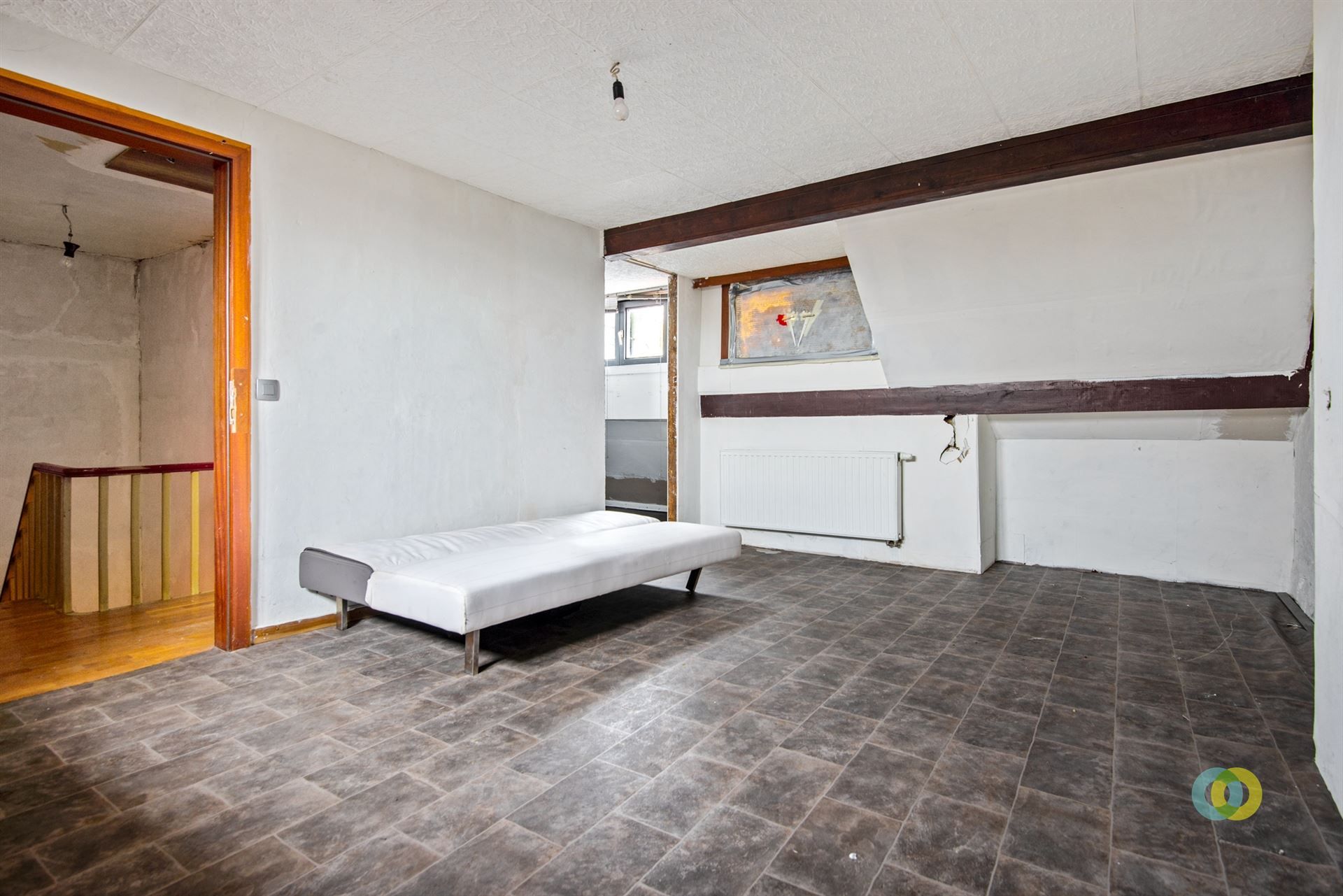 Ruime te renoveren woning met tuin en garage foto 14