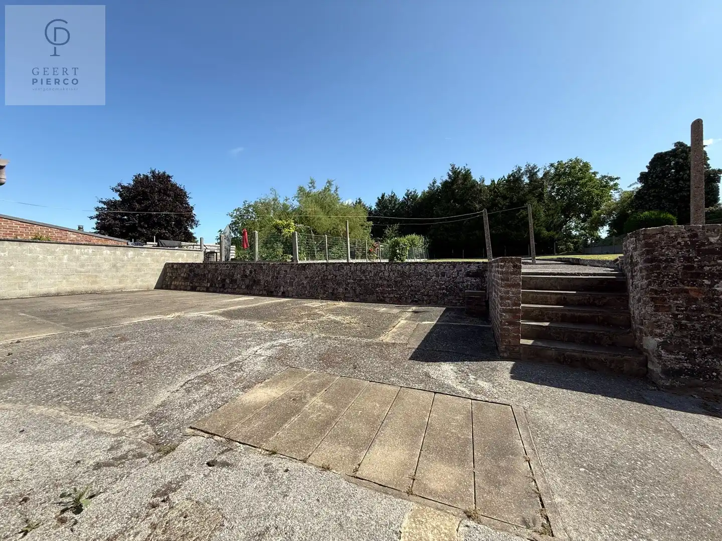 Charmante woning met schuur foto 17