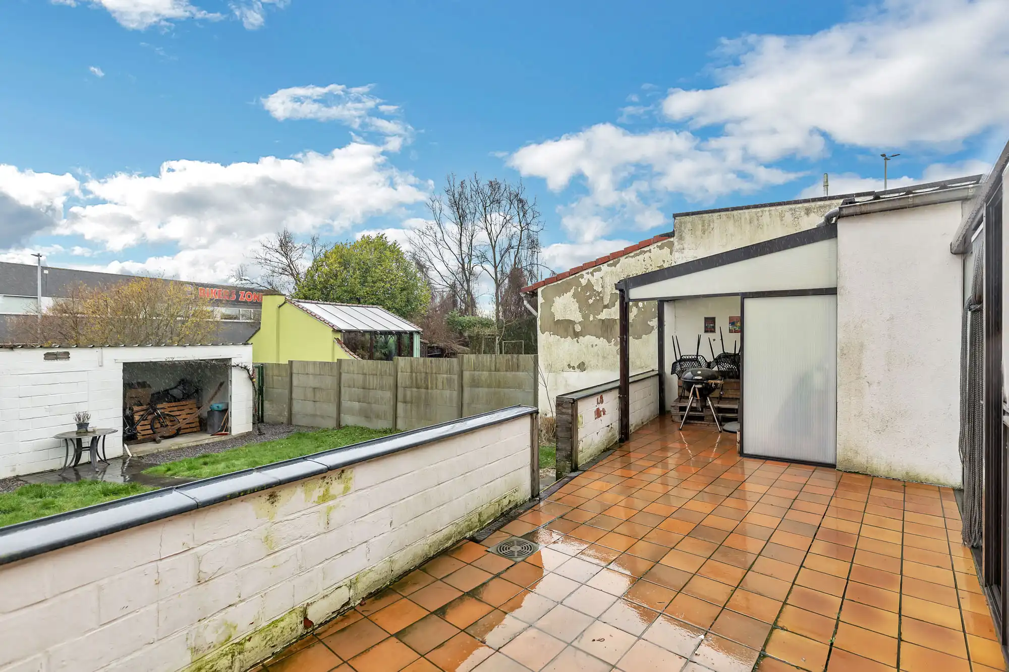 Strategisch gelegen, instapklare woning met veel potentieel foto 30