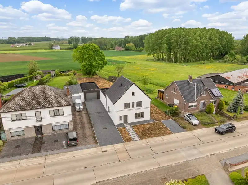 Totaal gerenoveerde woning op een perceel van 11are foto 38