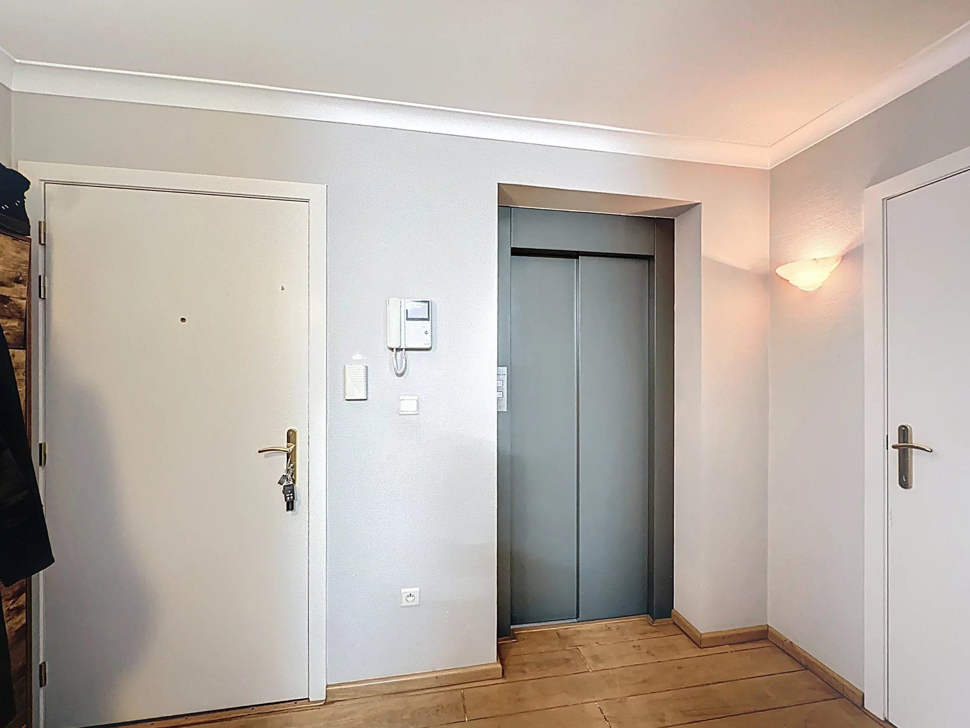 Luxueus duplex appartement met privé-lift, 3 slaapkamers, terras, ondergrondse parkeerplaats en ruime kelderberging. foto 10