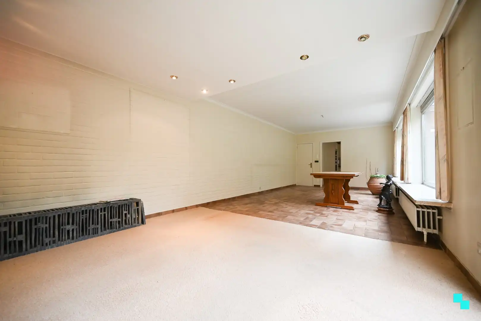 Centraal gelegen handelsruimte met bijhorende woonst en leuke stadstuin te Izegem foto 8