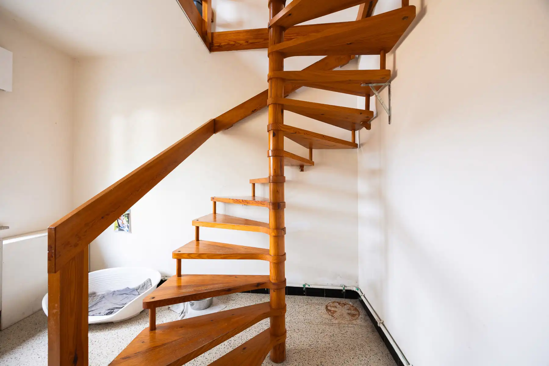 Prachtig groen gelegen renovatiewoning met prachtige tuin foto 12