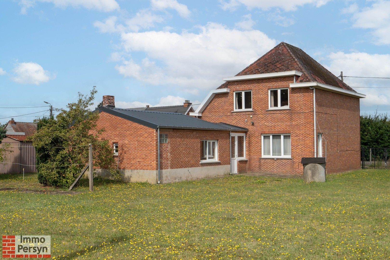 Te renoveren woning met veel potentieel op ruim perceel in rustige omgeving foto 26