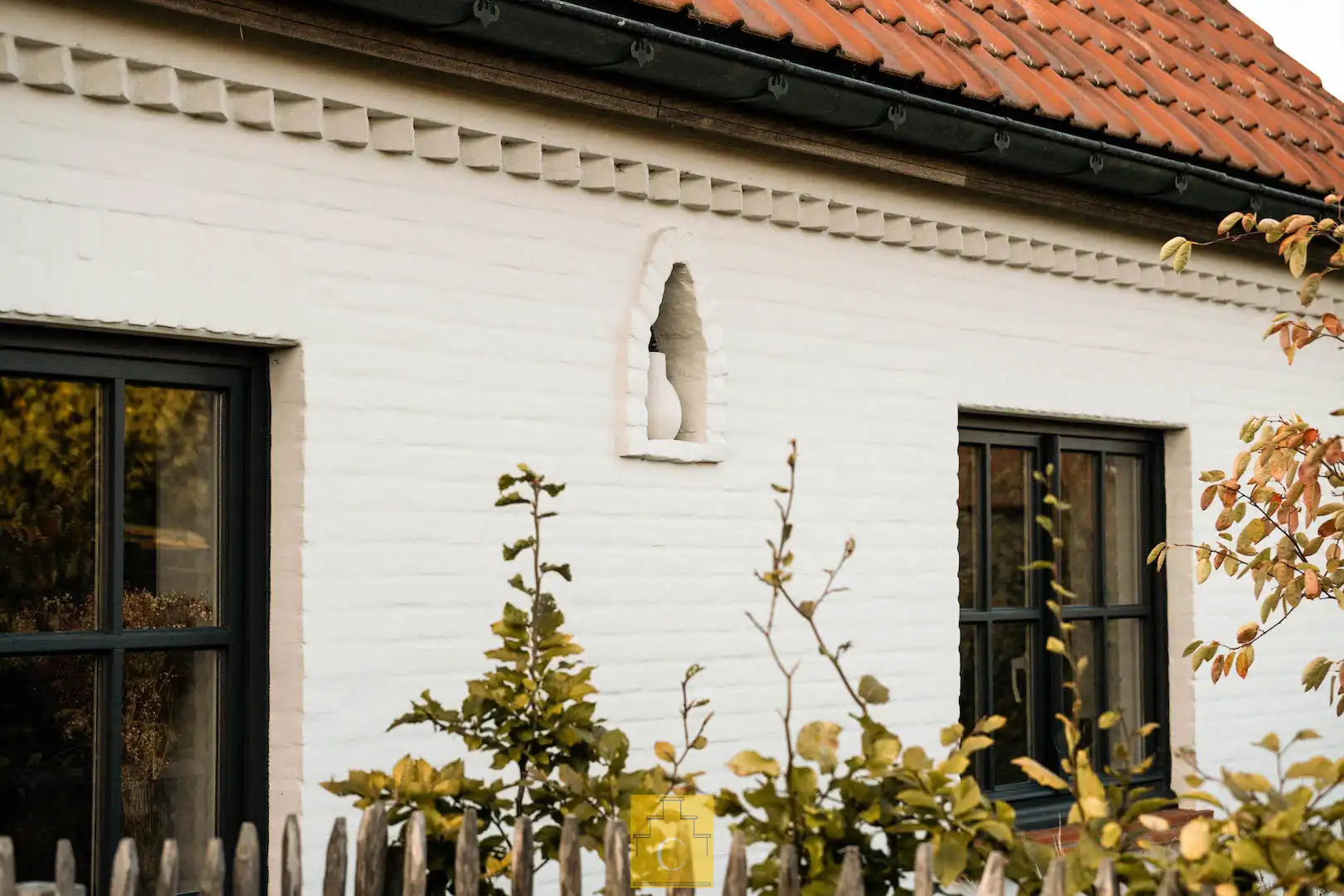 knap gerenoveerde gezinswoning, landelijke stijl met eigentijdse toets, met zonnige tuin en parking foto 4