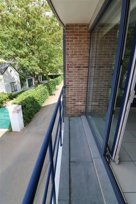 Appartement met 2 slpk., grote garage en terras, rustige ligging foto 39