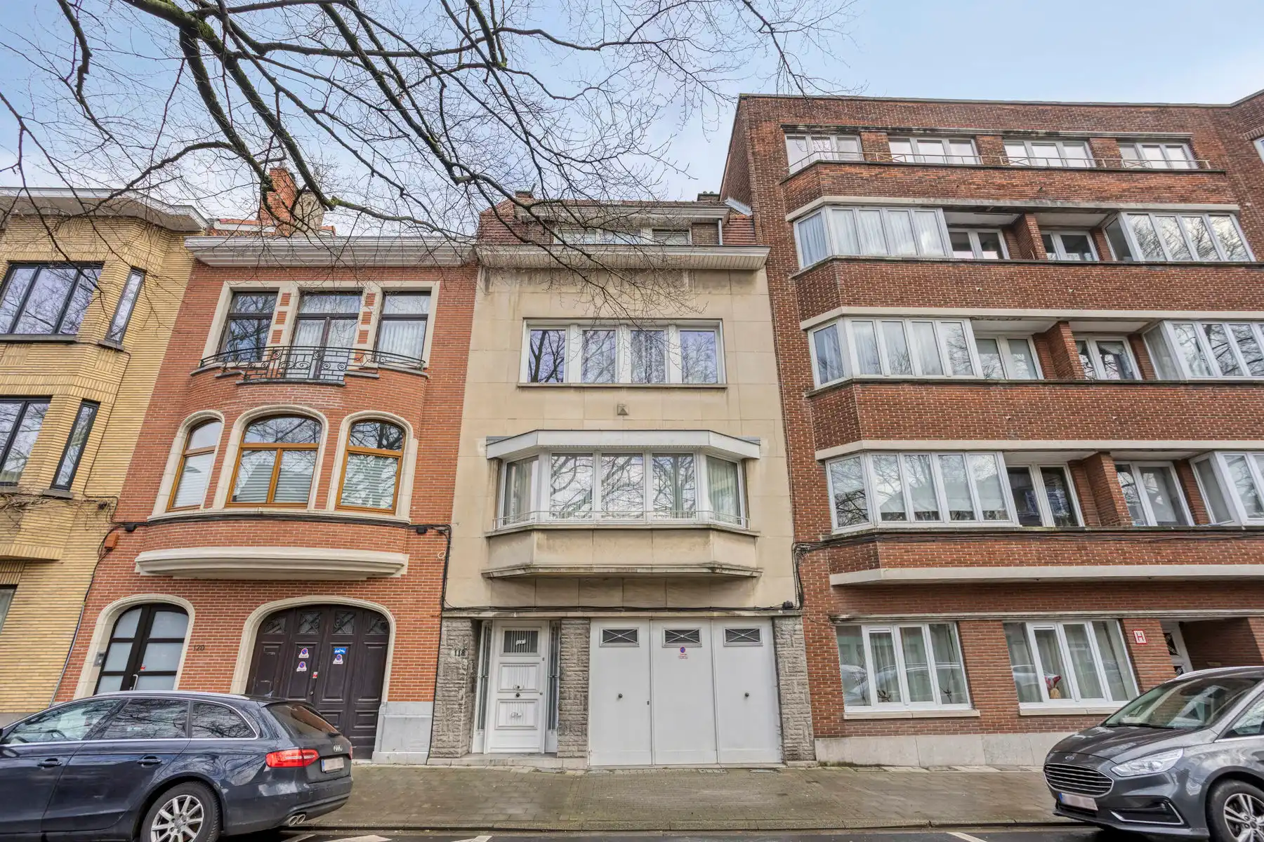 Woning met 7 slaapkamers, 2 badkamers, tuin & garage foto {{pictureIndex}}