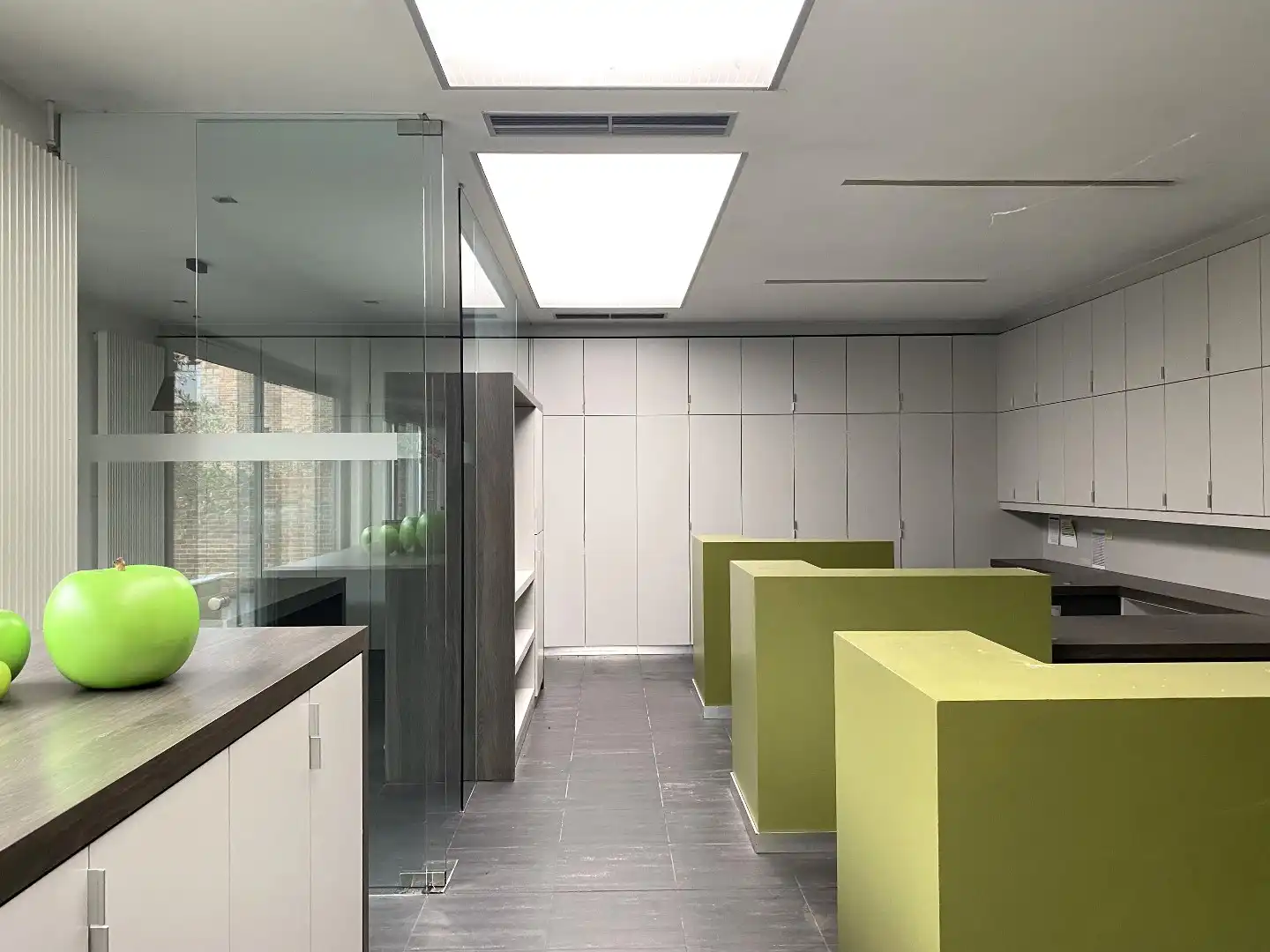 ATELIER MET BUREEL IN HARTJE PITTEM - IDEAAL VOOR DETAILHANDEL! foto 2