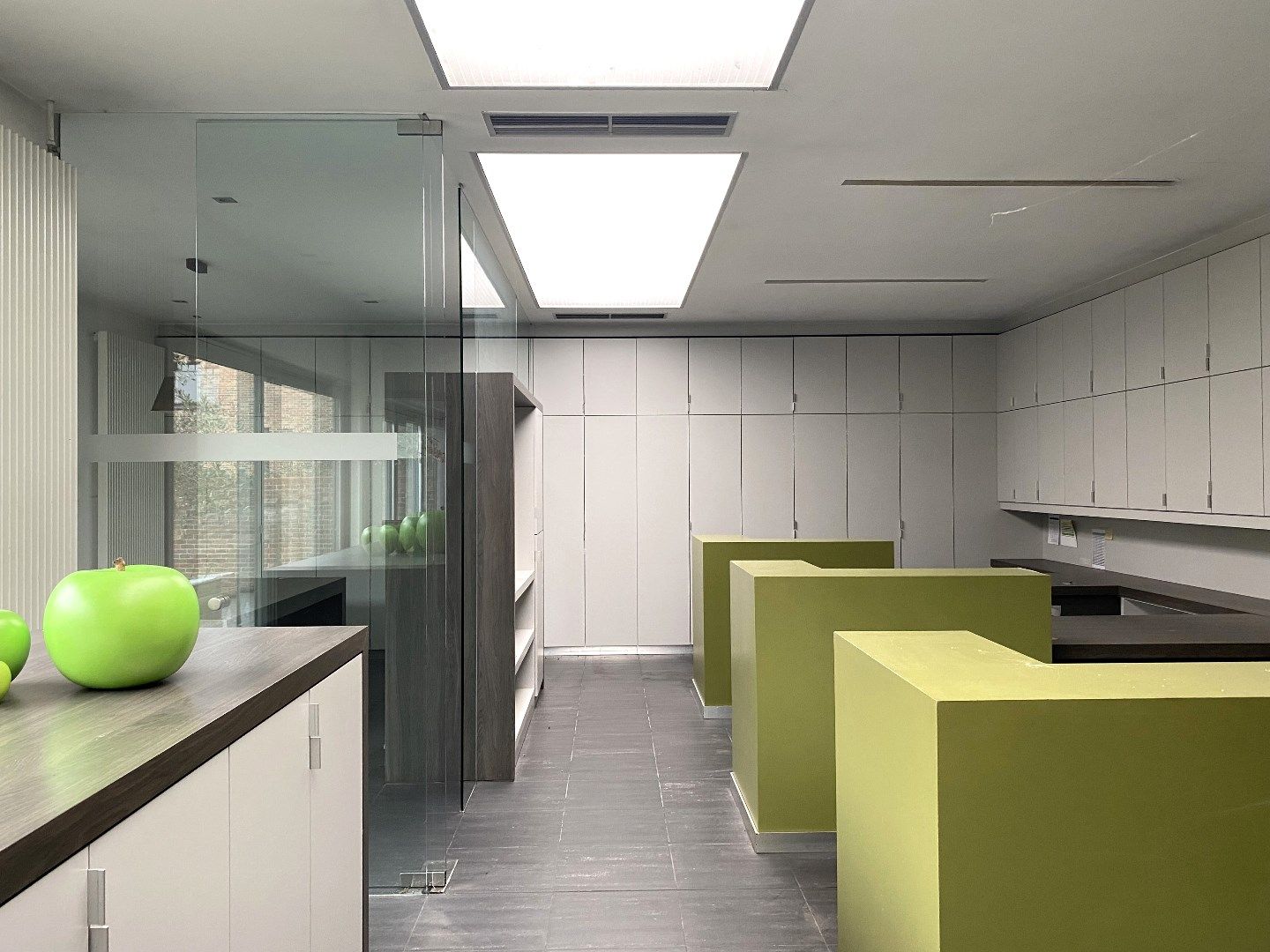 ATELIER MET BUREEL IN HARTJE PITTEM - IDEAAL VOOR DETAILHANDEL! foto 2