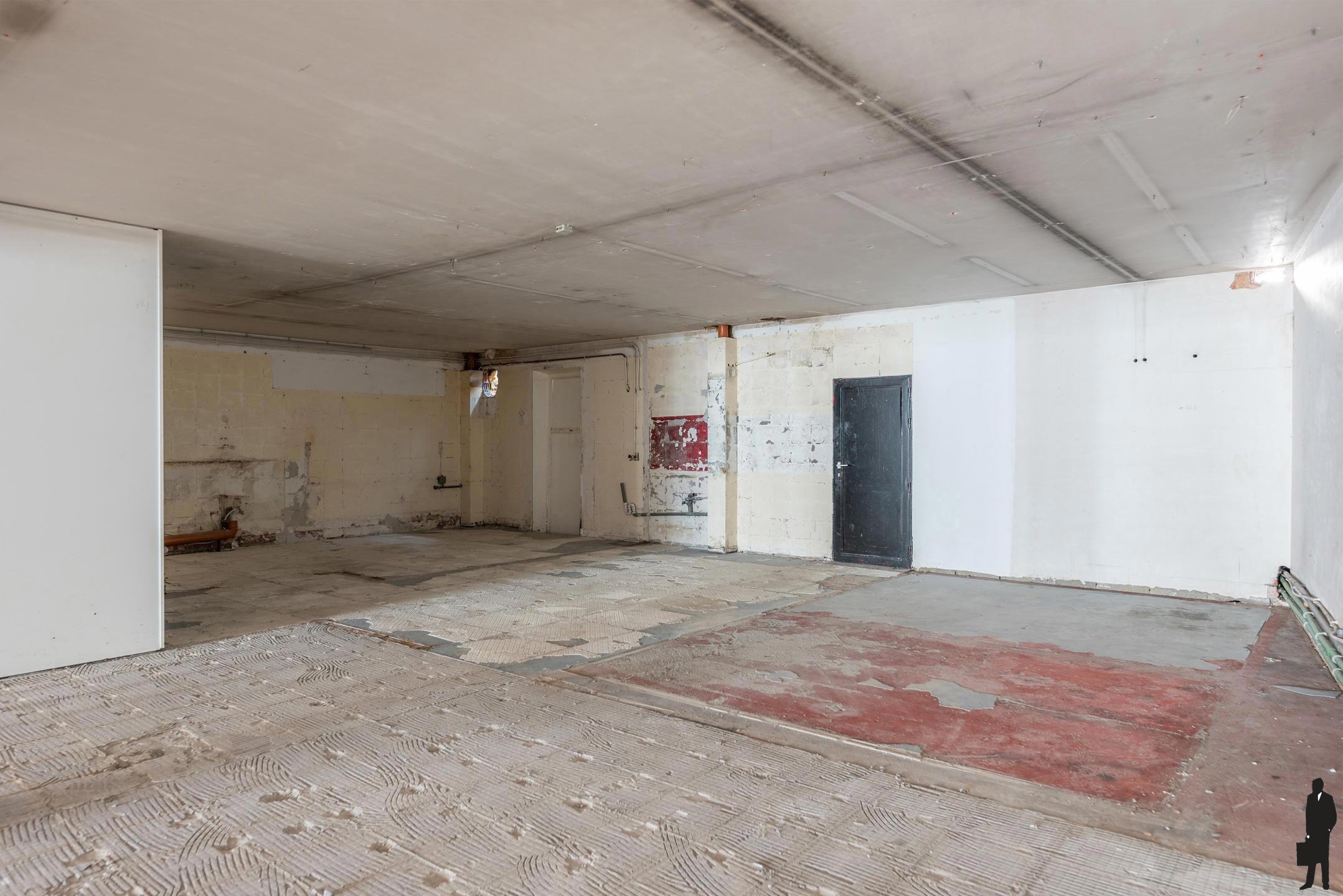 TE KOOP: Commerciële ruimte / Kantoorruimte foto 11