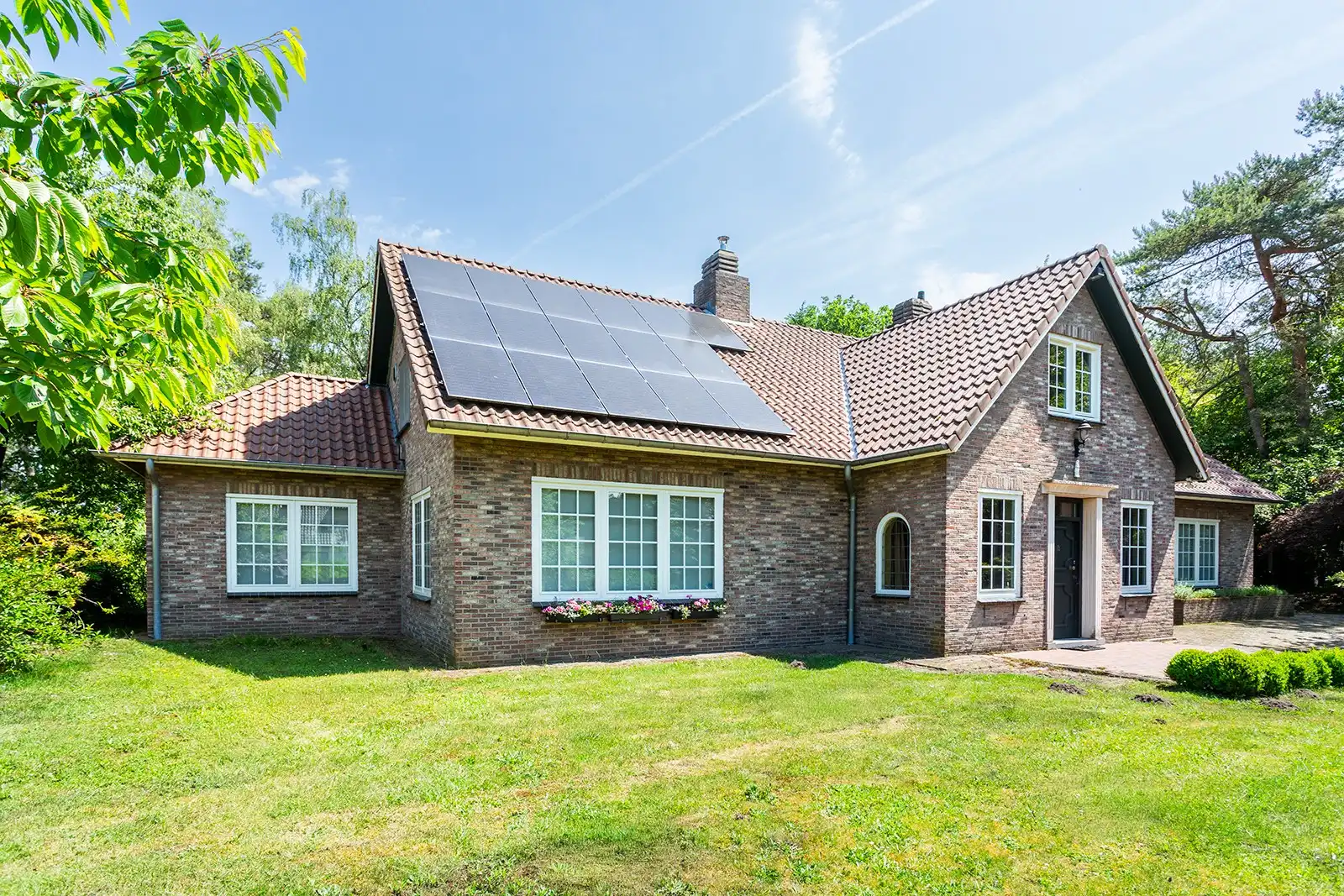 Charmante villa met zwembad en kantoor foto 2