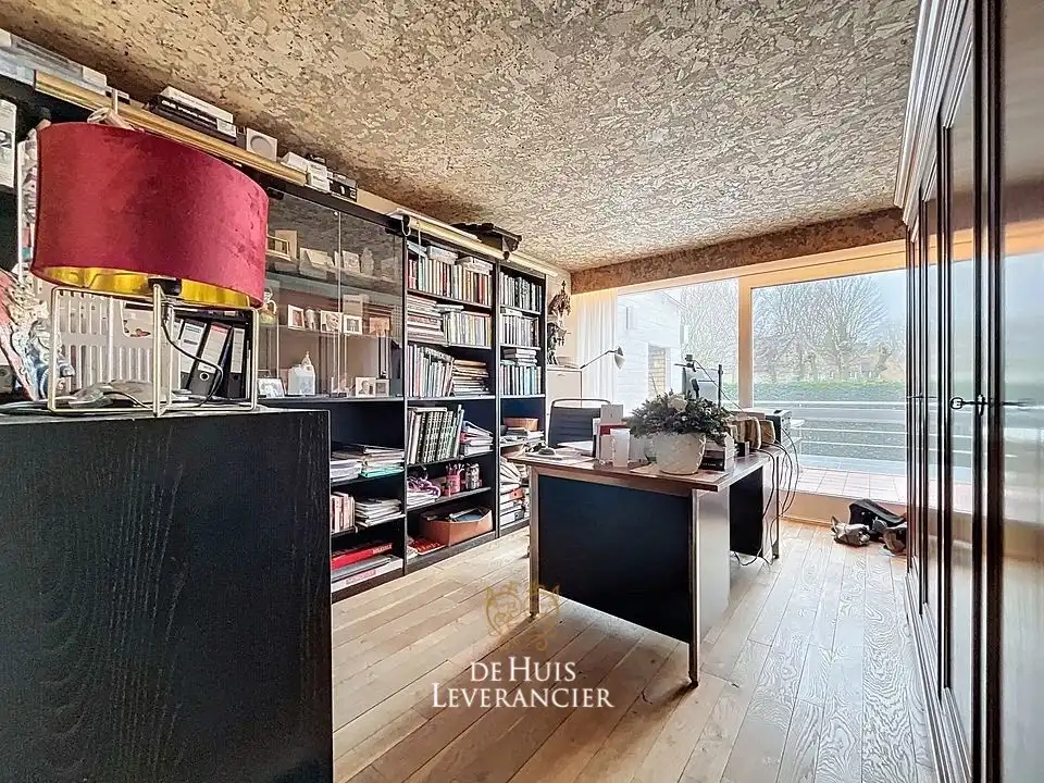 Elegante laagbouwvilla waar discrete rust, moderne uitstraling en standing versmelten in het 'Zoute' van Sint-Idesbald te koop foto 19