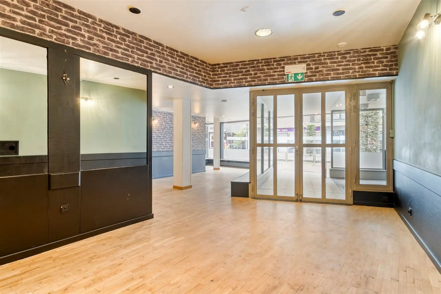 Handelspand op topligging foto {{pictureIndex}}