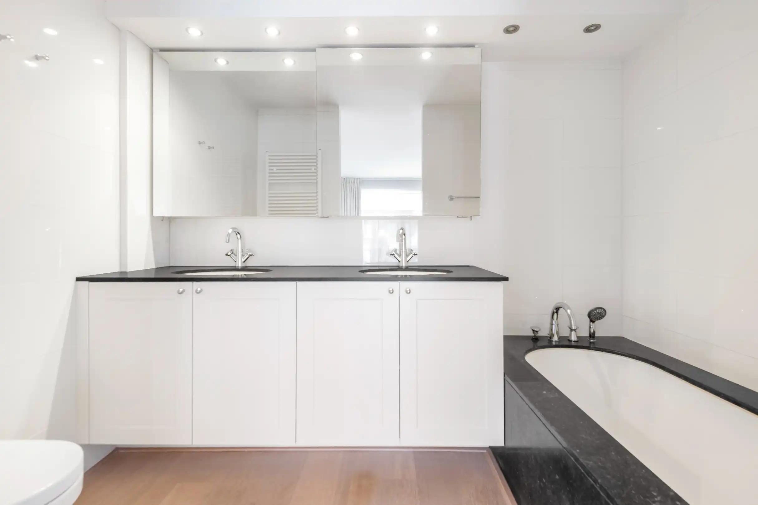 Ruim woonapp. met een gevelbreedte van ca. 7 meter, en garagemogelijkheid, gelege, vlakbij het strand en het Rubensplein. foto 14