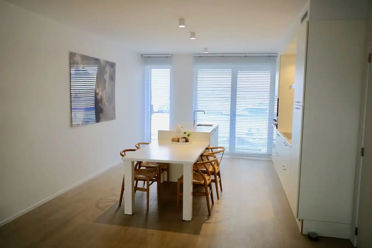 GEMEUBELD: Exclusief wonen in het hart van de Cadixwijk op Het Eilandje. foto 5