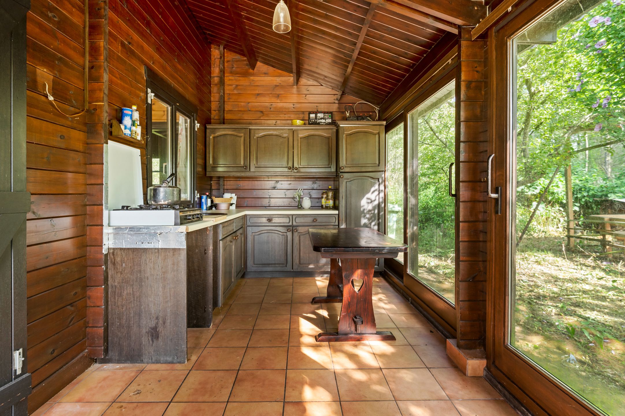 Chalet met 2 slpks op 2.710 m² recreatiegrond in Vorselaar. foto 10