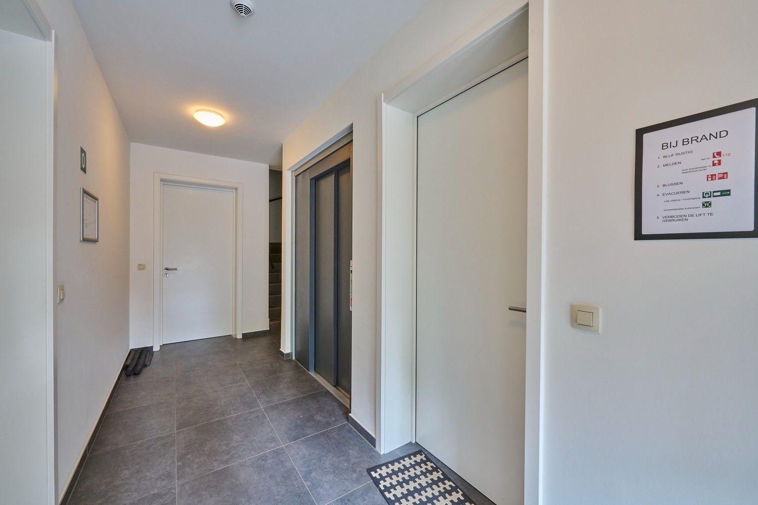 Stijlvol gelijkvloers appartement met zongerichte tuin - EPC 12! foto 19