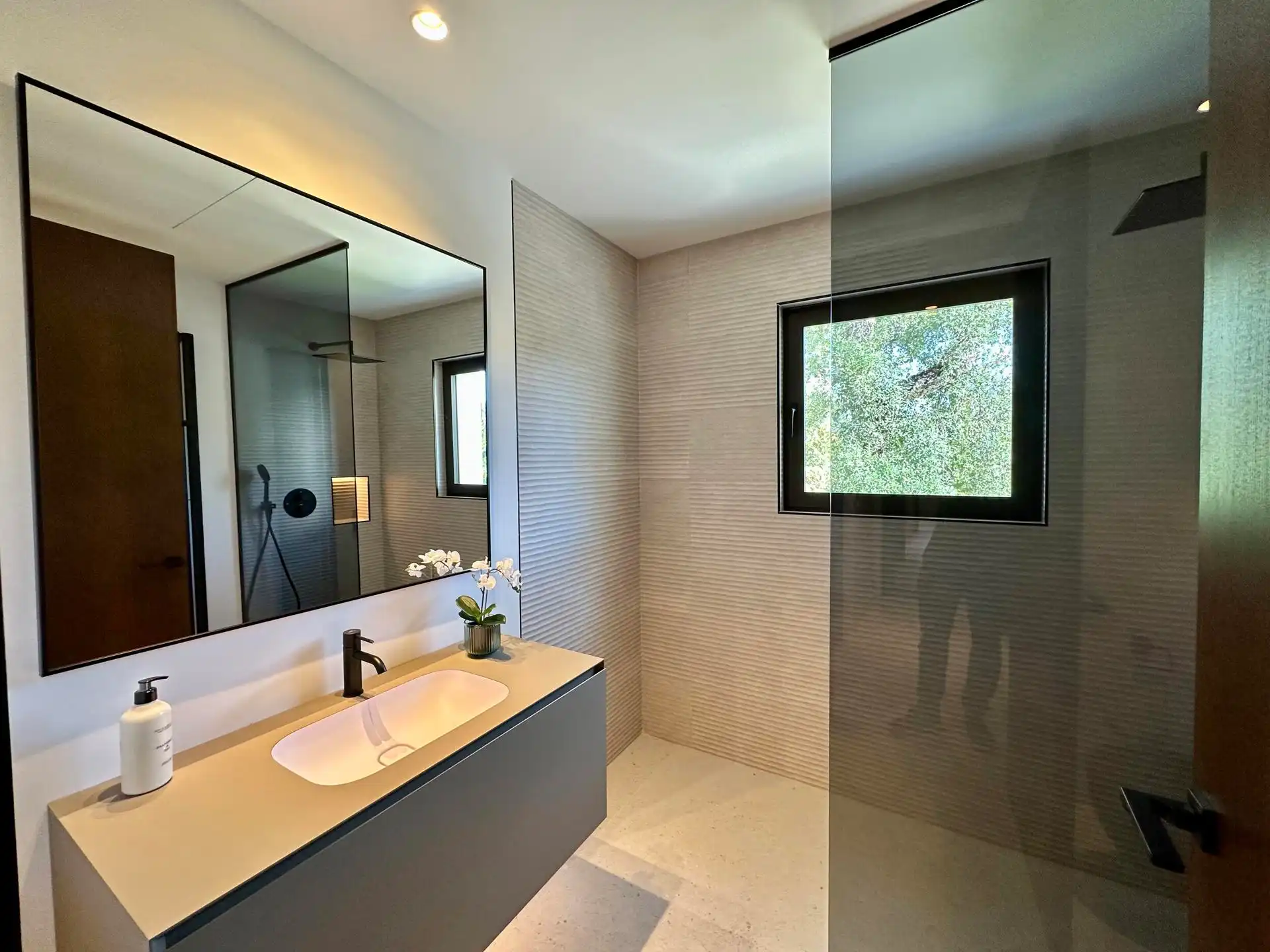 Villa in het hart van de iconische Valderrama golfbaan... foto 35