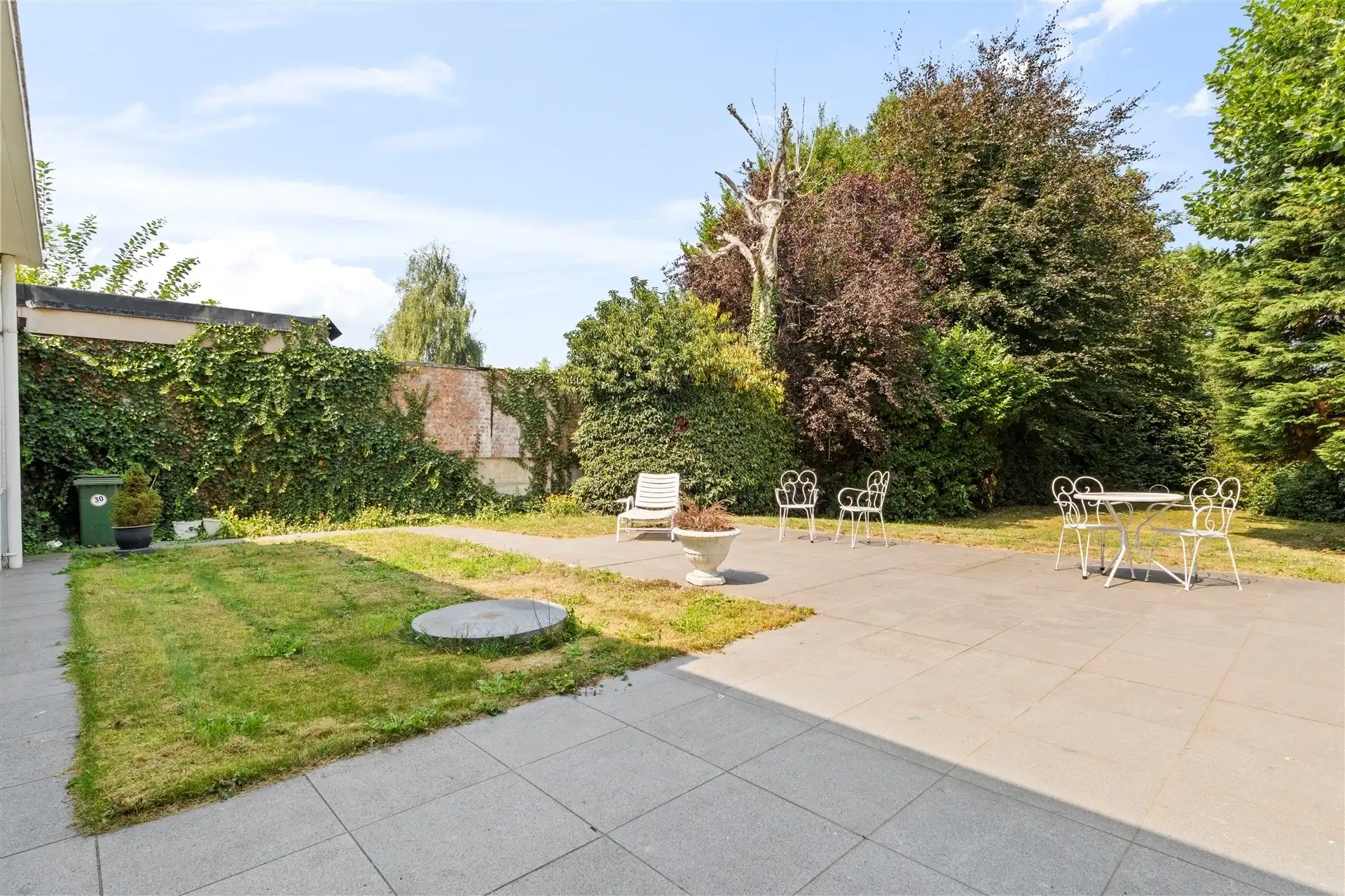 Voormalige dokterswoning, zeer unieke woning mt grote oppervlakten foto 15